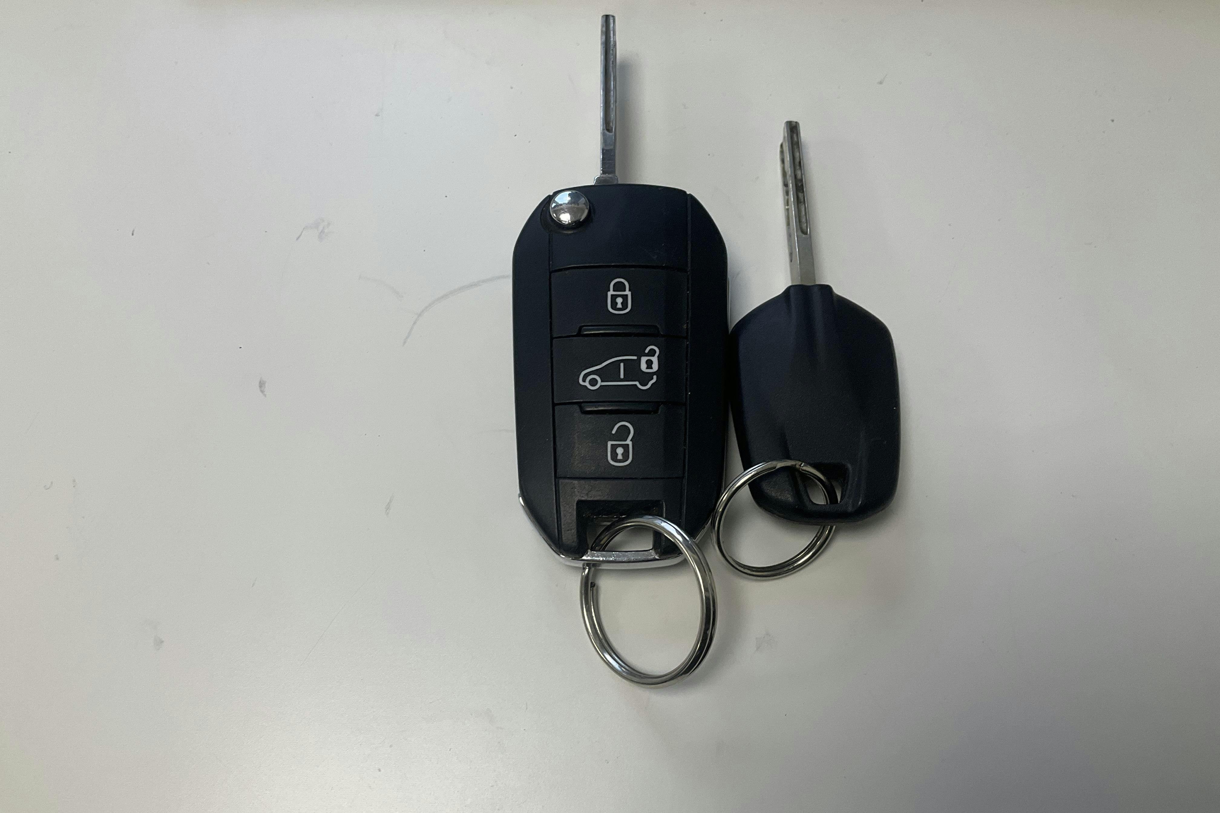 Esitlusfoto 14 aadressil 14: Toyota PROACE 1.6 (95hk) - 131 330 km - Käsitsi - must - 2017