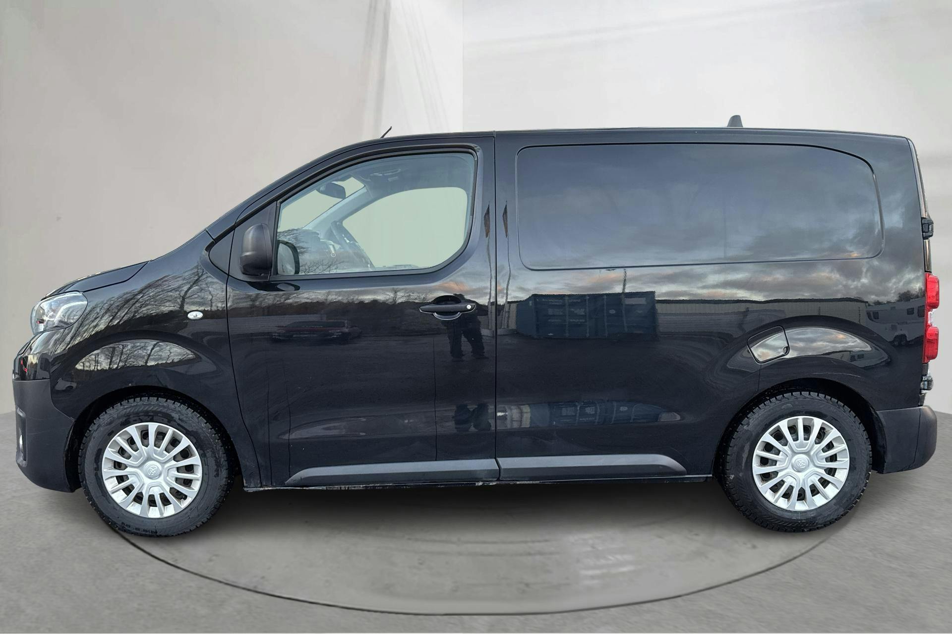 Esitlusfoto 2 aadressil 14: Toyota PROACE 1.6 (95hk) - 131 330 km - Käsitsi - must - 2017