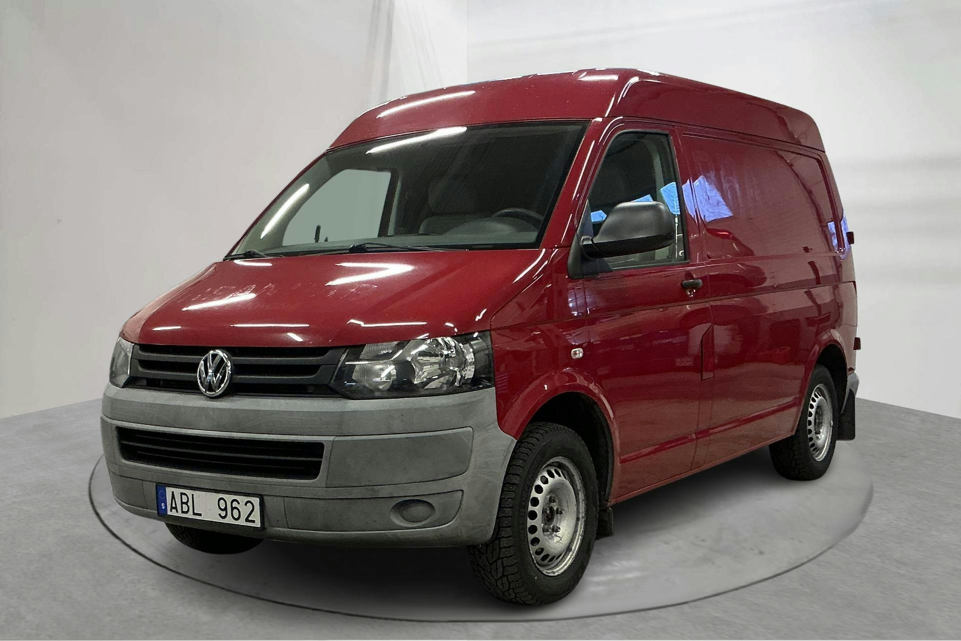 Presentation photo 1 of 12: VW Transporter T5 2.0 TDI (140hk) - 142 990 km - Manual - Dark Red - 2010
