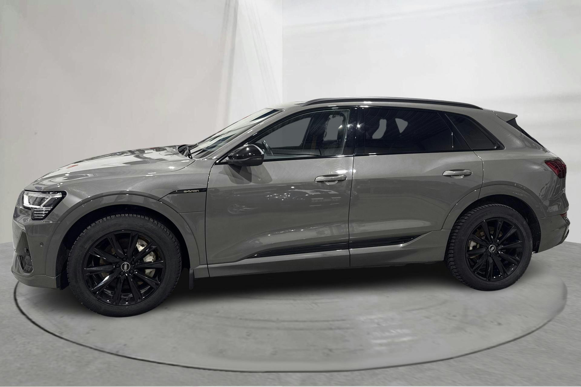 Presentation photo 2 of 20: Audi e-tron 55 quattro 95kWh (360hk) - 43 700 km - Automatic - gray - 2023