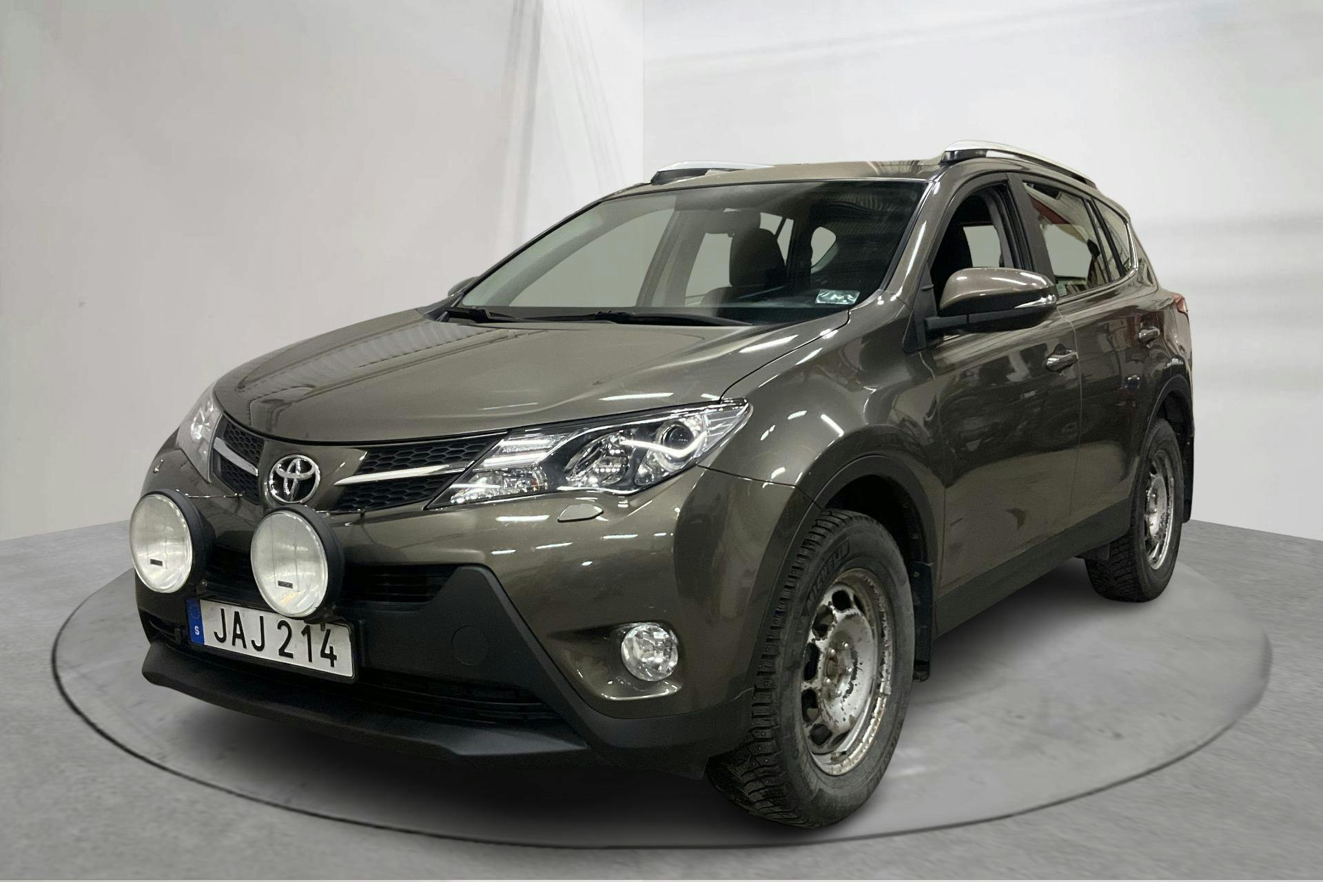 Presentation photo 1 of 12: Toyota RAV4 2.2 D-4D DPF (150hk) - 135 160 km - Manual - brown - 2014