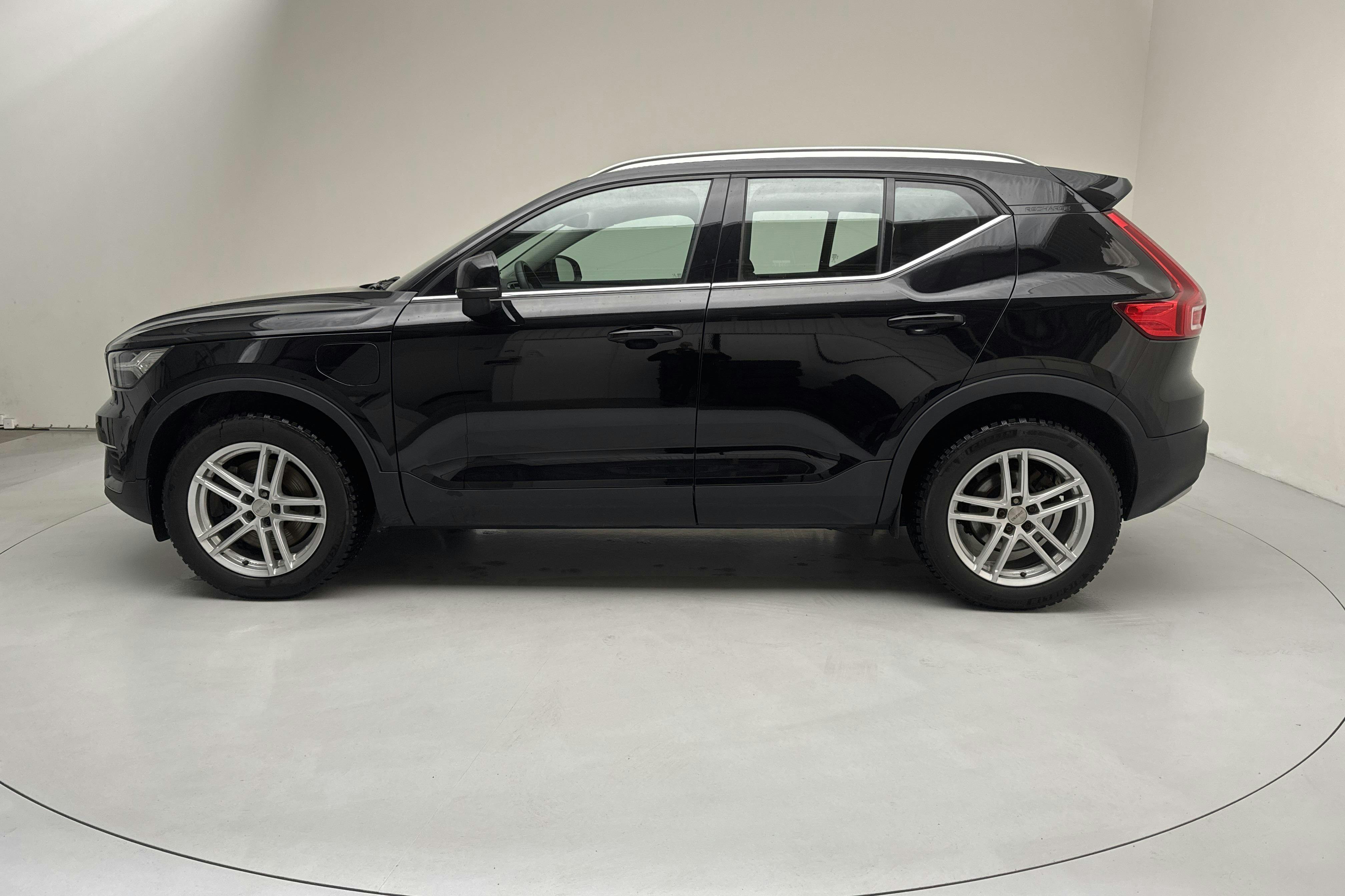 Presentationsfoto 2 av 16: Volvo XC40 T4 2WD Twin Engine (211hk) - 10 240 mil - Automat - svart - 2022