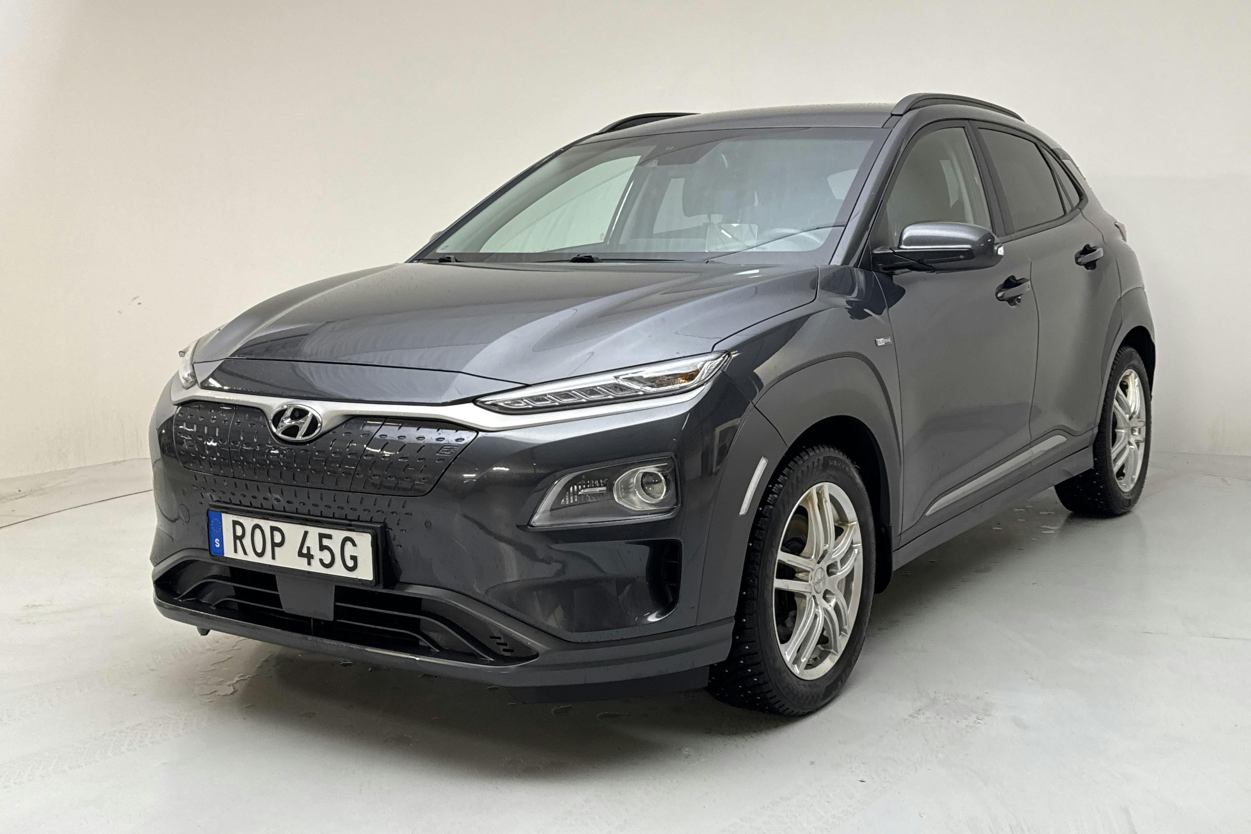 Esittelykuva 1 osoitteesta 16: Hyundai Kona Electric Long Range 64kWh (204hk) - 90 910 km - Automaattinen - harmaa - 2020