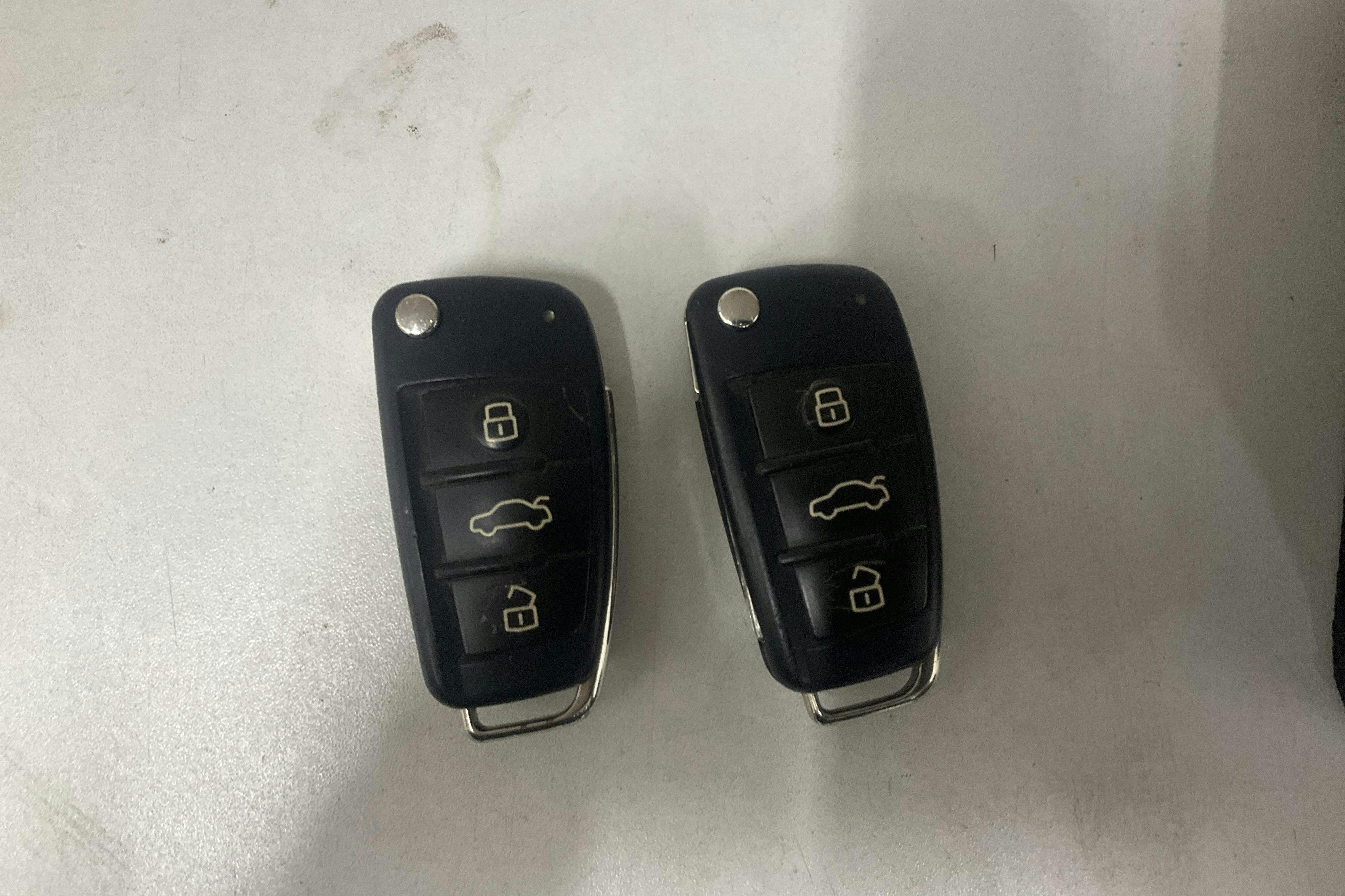 Presentation photo 14 of 14: Audi A1 1.2 TFSI Sportback (86hk) - 131 740 km - Manual - white - 2013