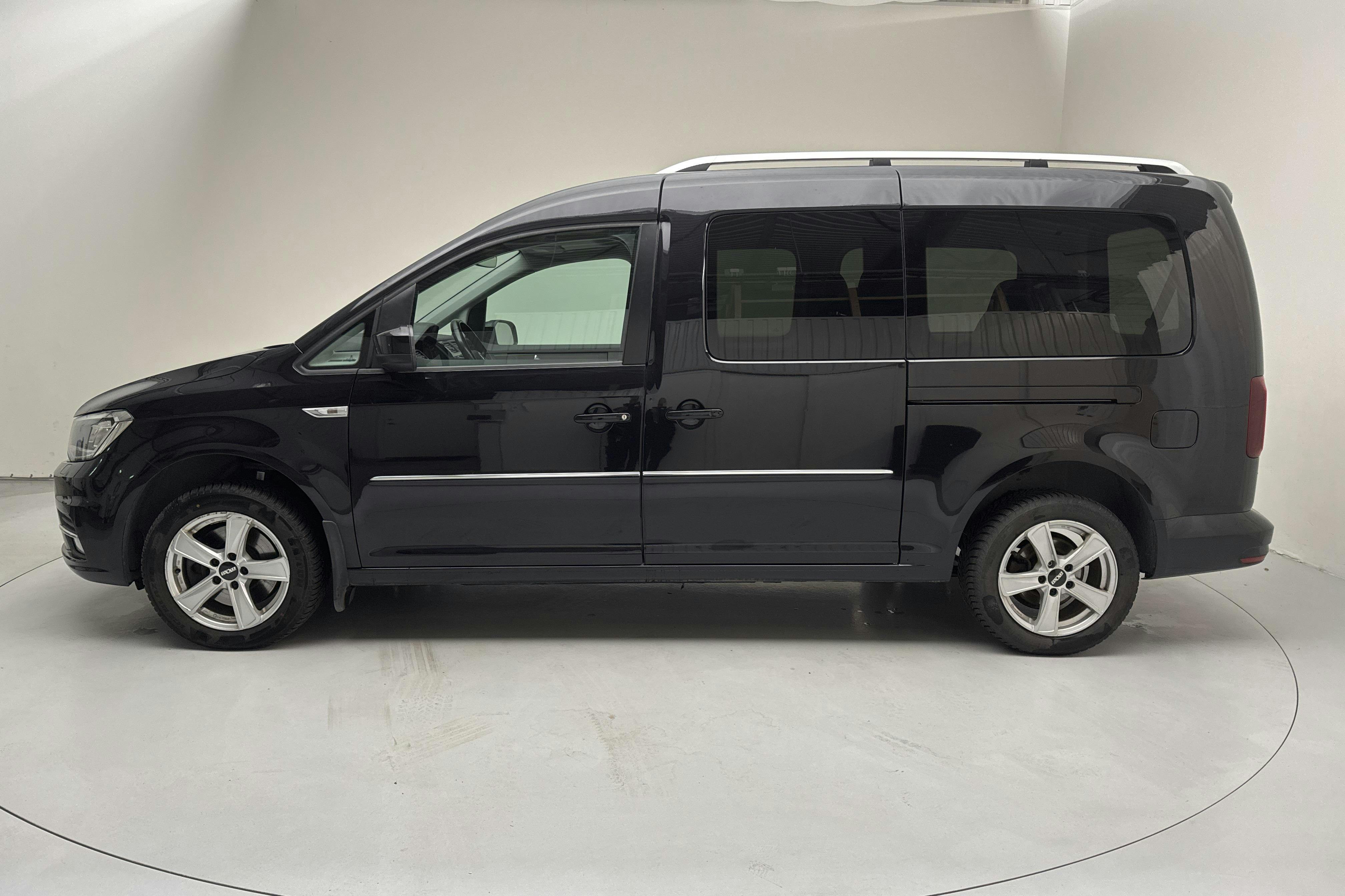 Esittelykuva 2 osoitteesta 15: VW Caddy Maxi Life 1.4 TSI (125hk) - 99 950 km - Automaattinen - musta - 2018