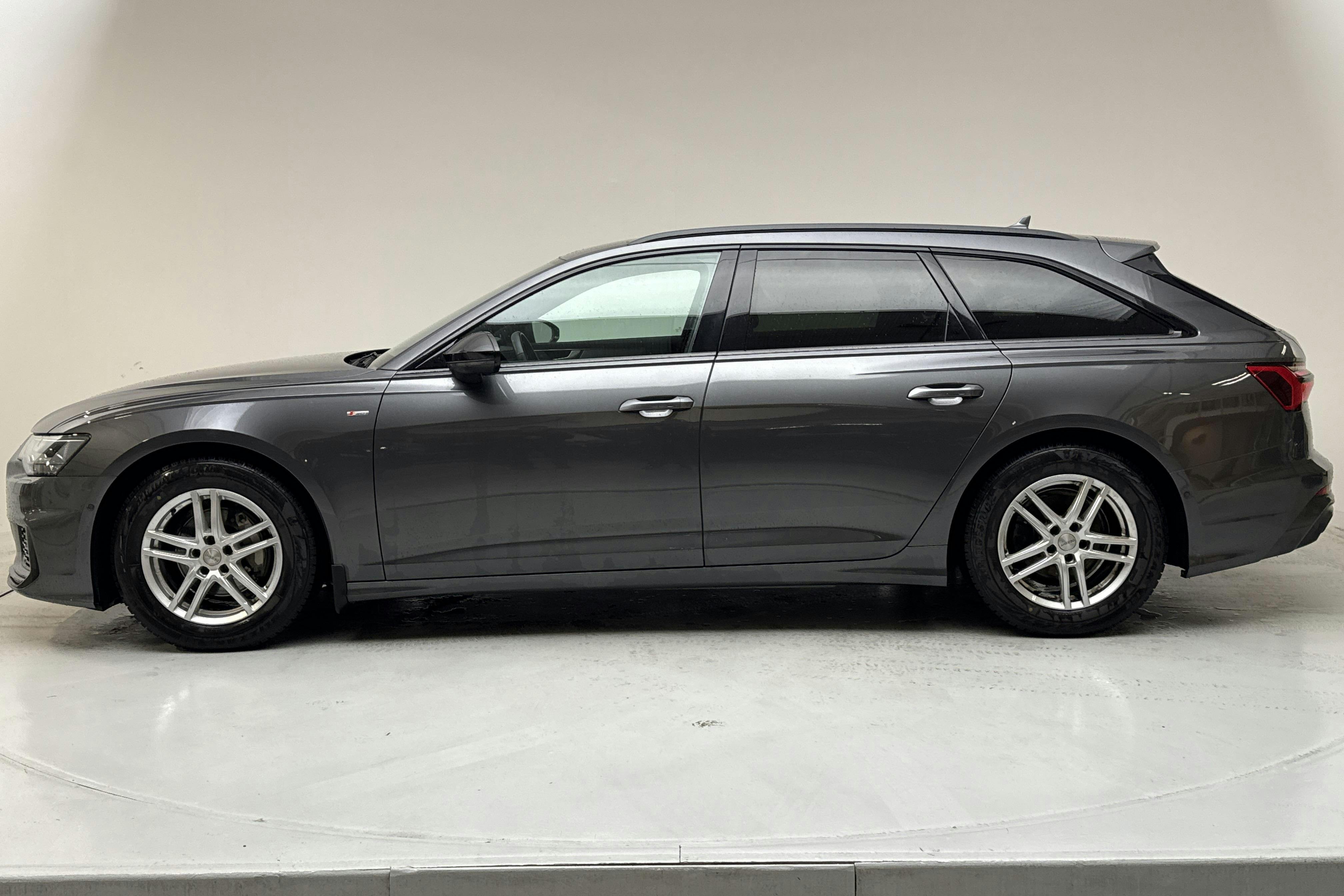 Esitlusfoto 2 aadressil 15: Audi A6 Avant 40 TDI quattro (204hk) - 68 120 km - Automaatne - hall - 2022