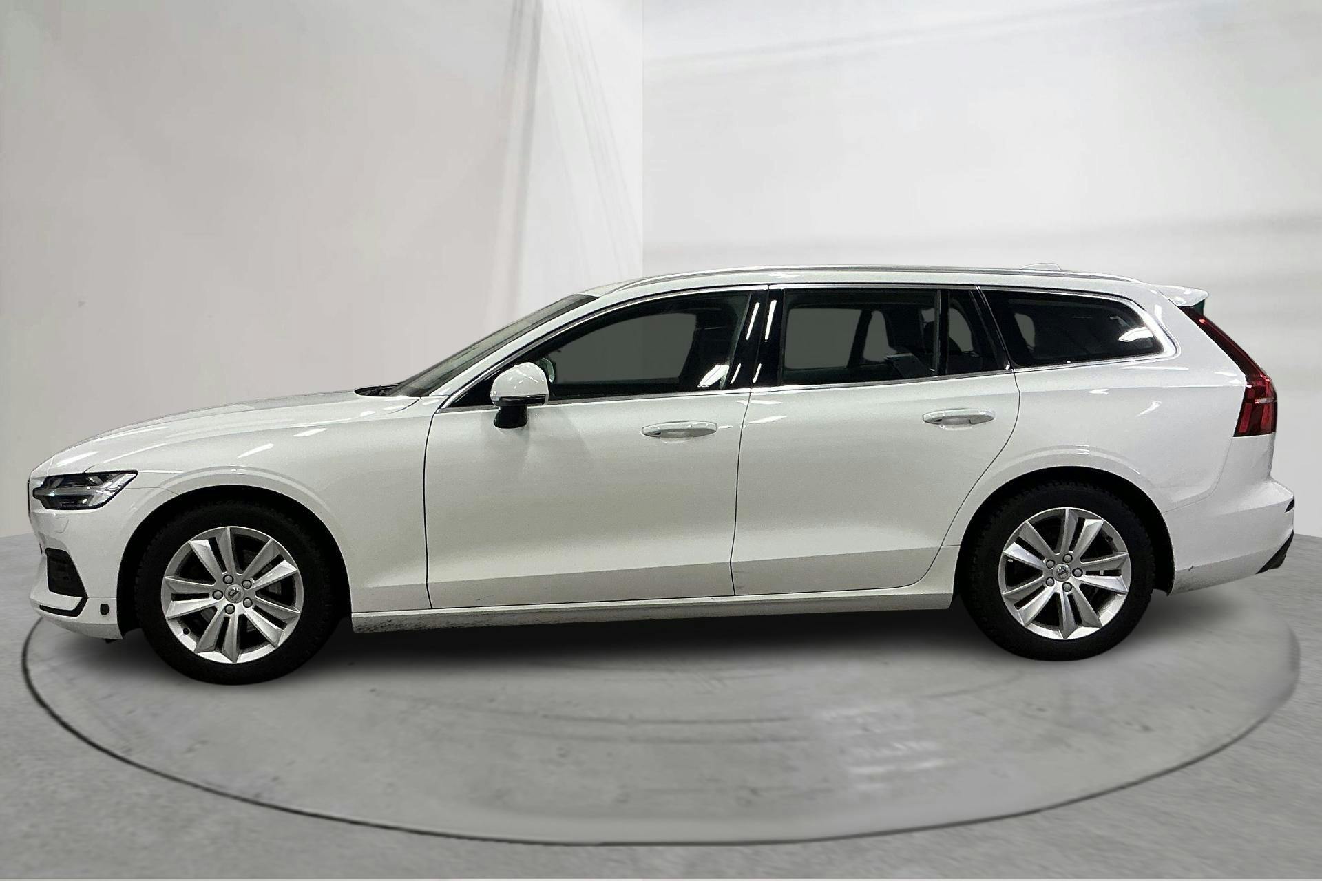 Esitlusfoto 2 aadressil 15: Volvo V60 D4 (190hk) - 137 040 km - Automaatne - valge - 2021