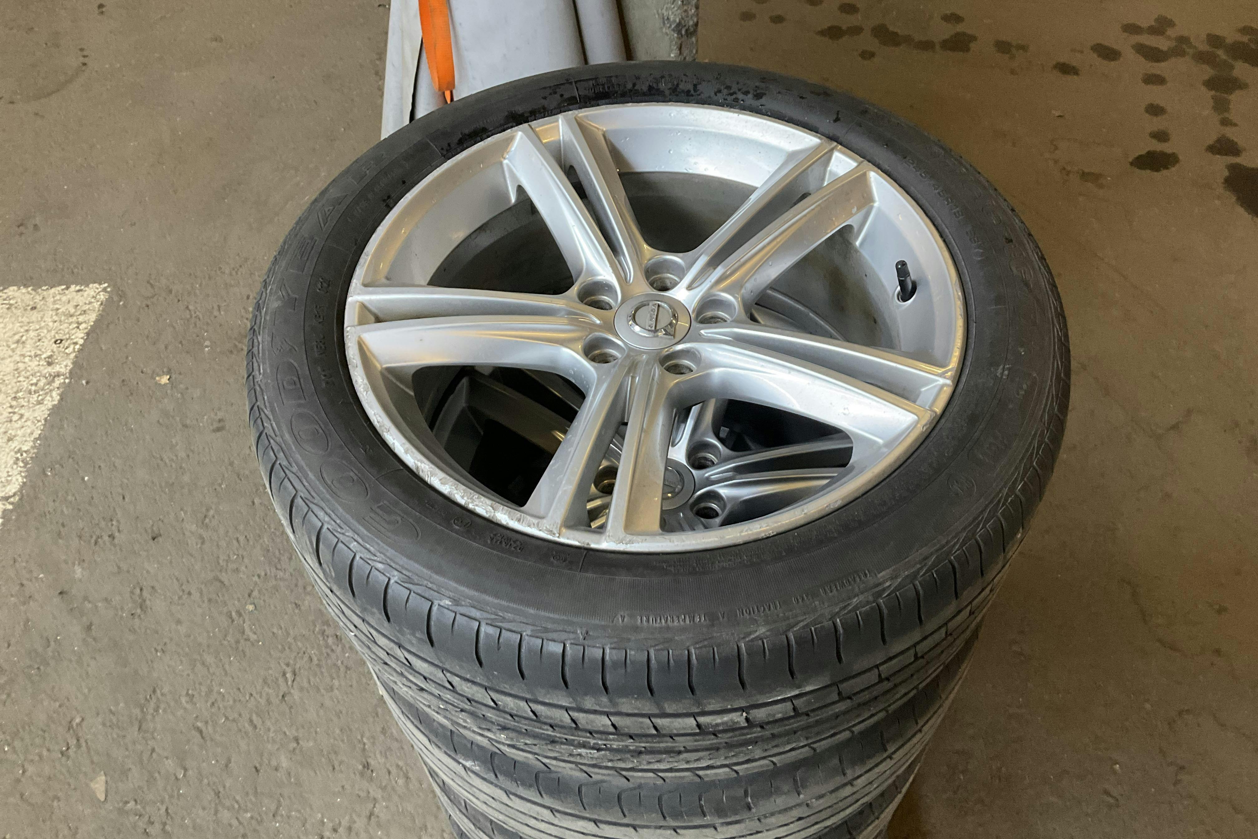 Presentationsfoto 17 av 17: Volvo V90 D4 (190hk) - 30 597 mil - Automat - vit - 2019