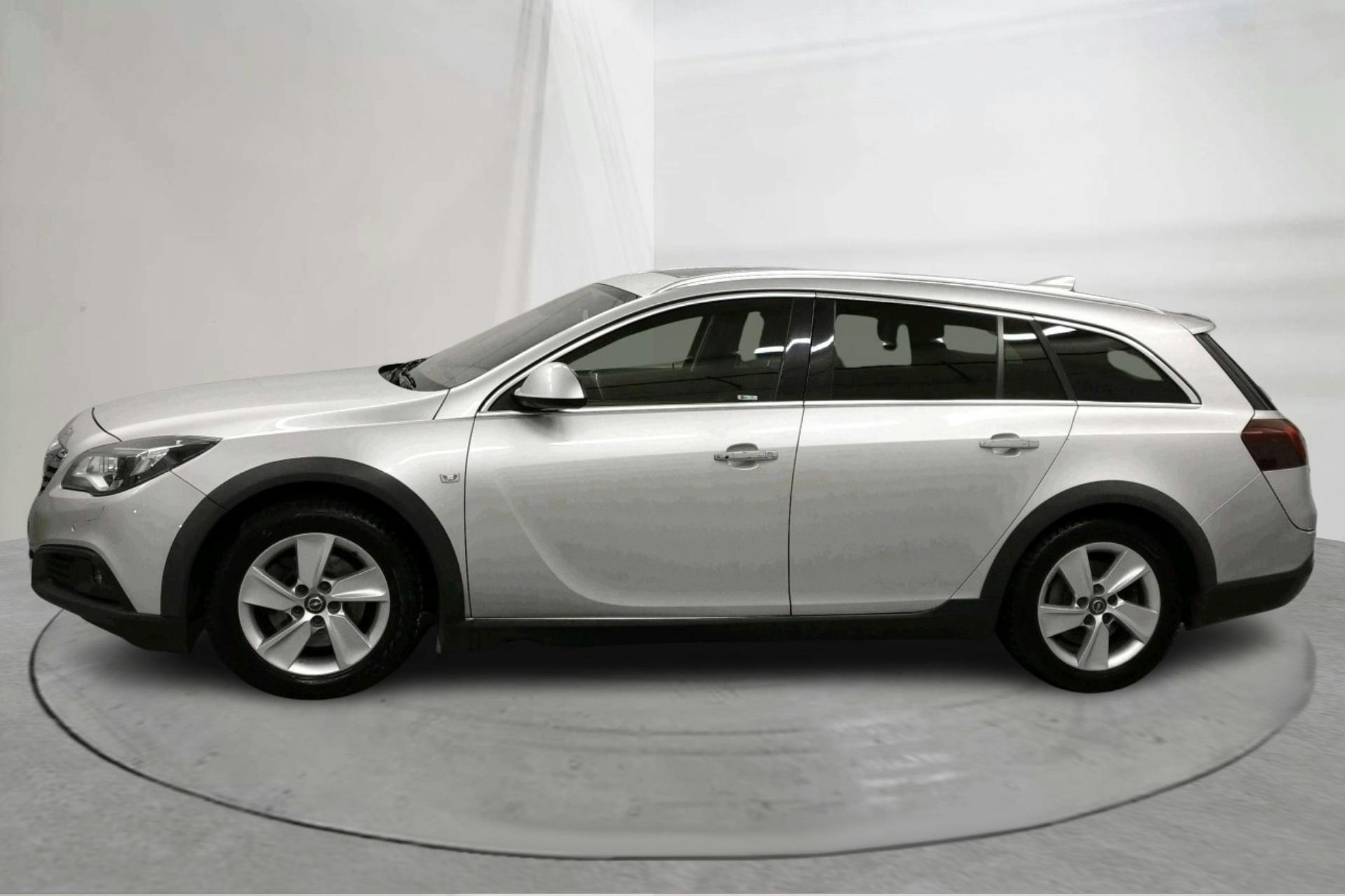 Esittelykuva 2 osoitteesta 16: Opel Insignia 2.0 CDTI ECOTEC 4x4 Country Tourer (170hk) - 166 240 km - Automaattinen - harmaa - 2017