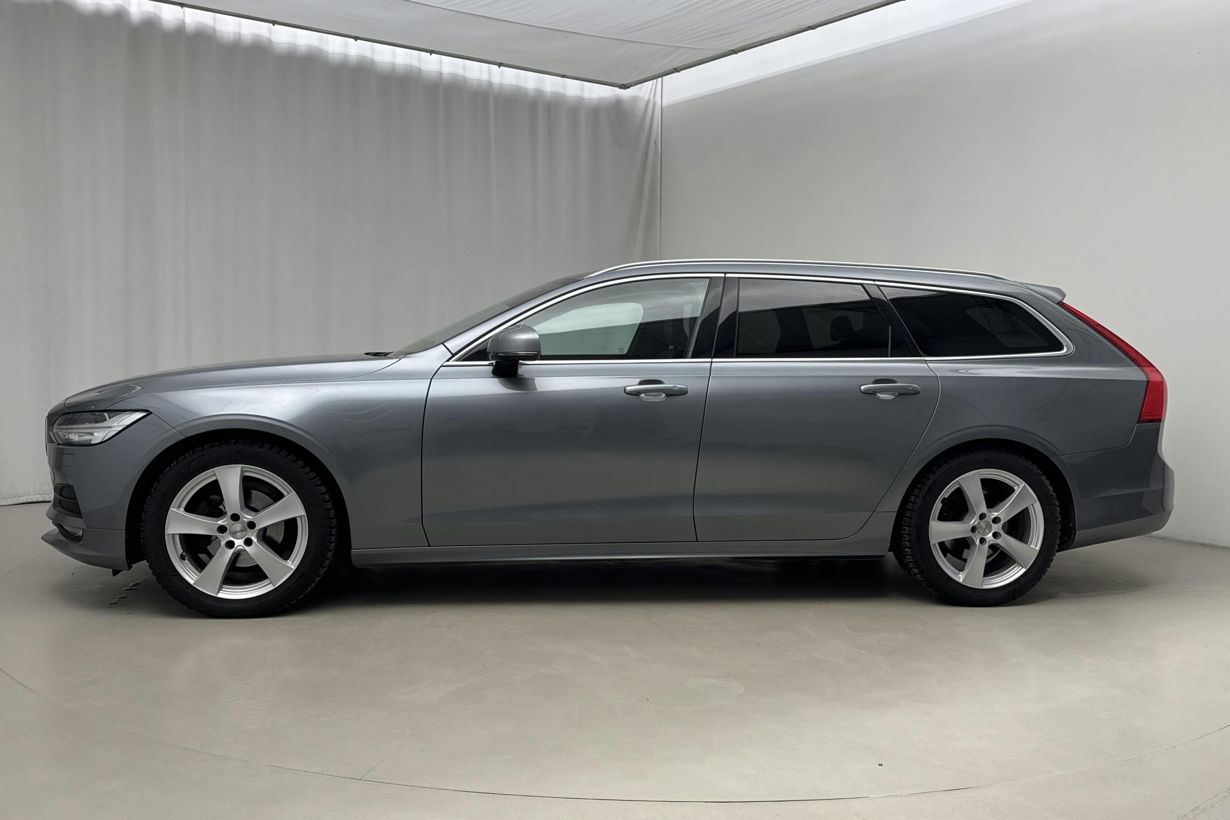 Presentation photo 2 of 18: Volvo V90 D4 (190hk) - 178 130 km - Automatic - gray - 2019