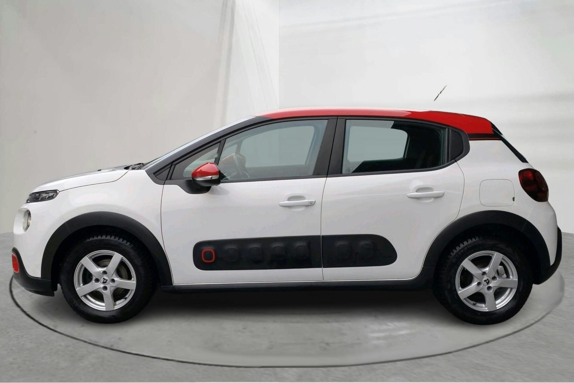 Presentation photo 2 of 15: Citroën C3 PureTech (82hk) - 75 980 km - Manual - white - 2020