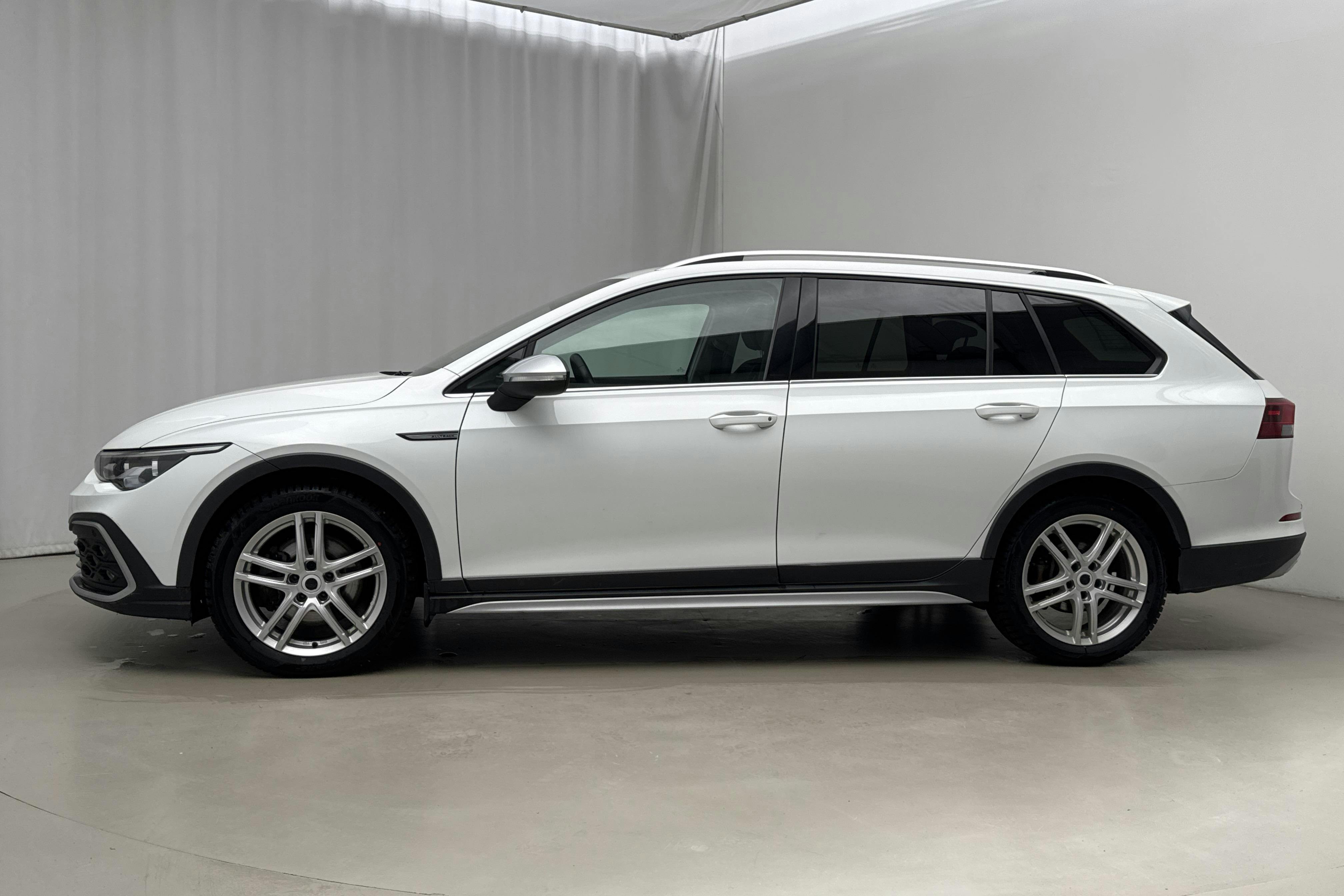 Esittelykuva 2 osoitteesta 20: VW Golf Alltrack 2.0 TDI SCR 4Motion (200hk) - 153 550 km - Automaattinen - valkoinen - 2022