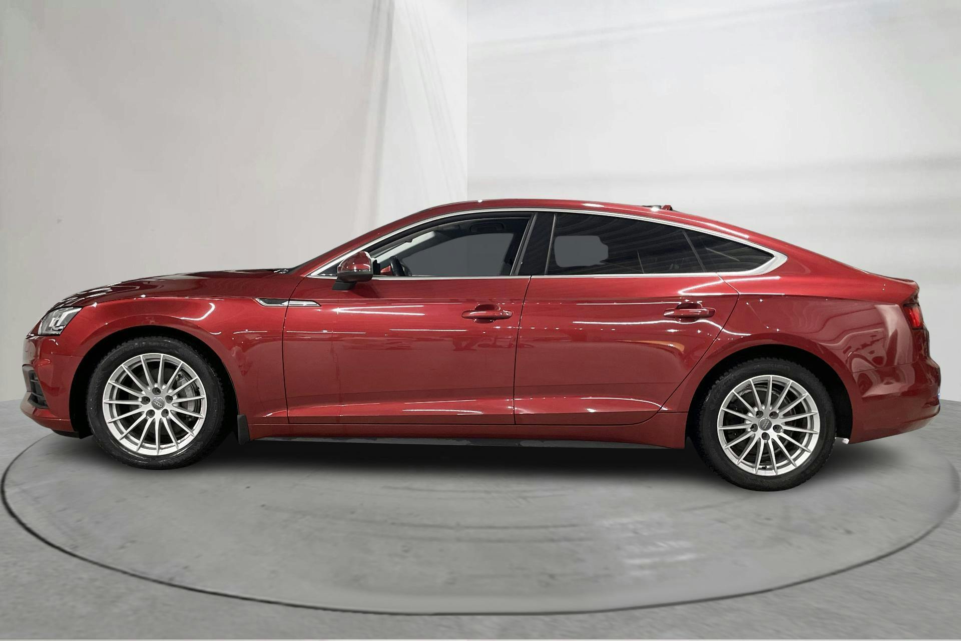 Esitlusfoto 2 aadressil 14: Audi A5 2.0 TDI Sportback quattro (190hk) - 90 480 km - Automaatne - punane - 2017