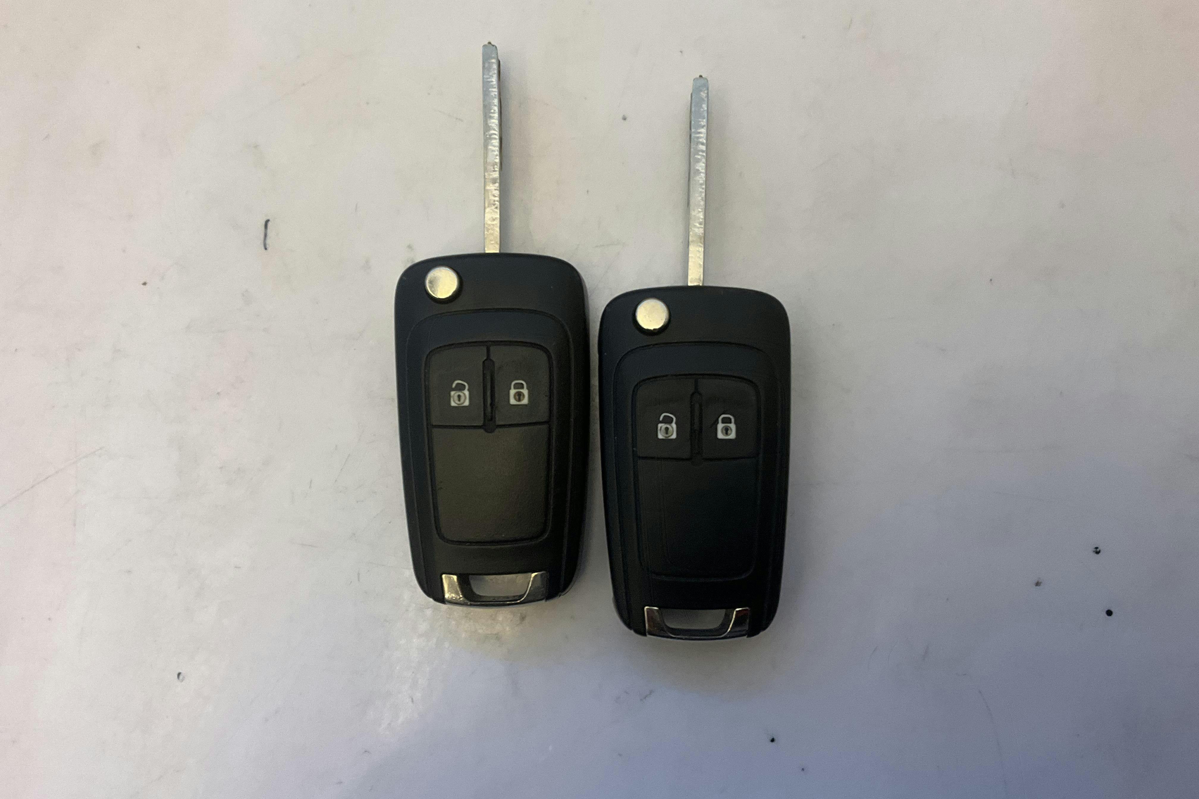 Esittelykuva 17 osoitteesta 17: Opel Insignia 2.0 ECOTEC 4x4 Sports Tourer (250hk) - 130 320 km - Automaattinen - musta - 2014