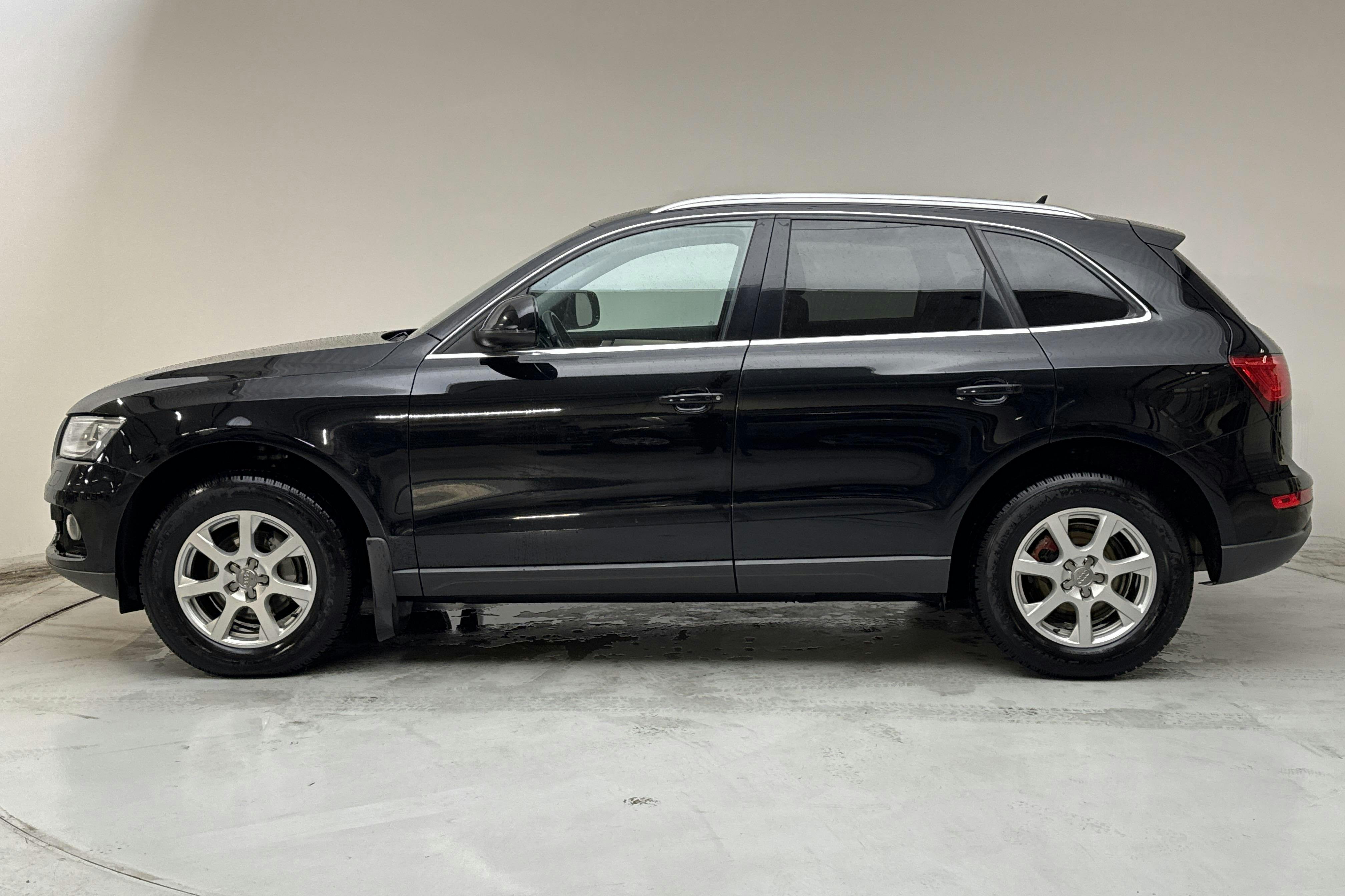 Presentation photo 2 of 13: Audi Q5 2.0 TDI quattro (177hk) - 160 920 km - Automatic - black - 2013
