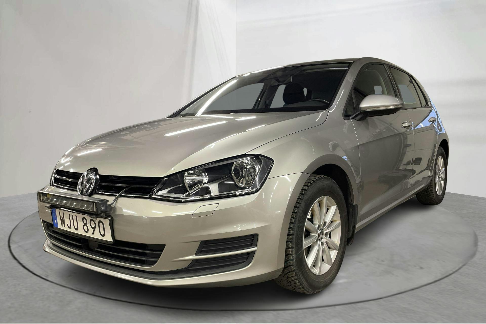 Presentationsfoto 1 av 15: VW Golf VII 1.2 TSI 5dr (110hk) - 16 527 mil - Manuell - silver - 2016