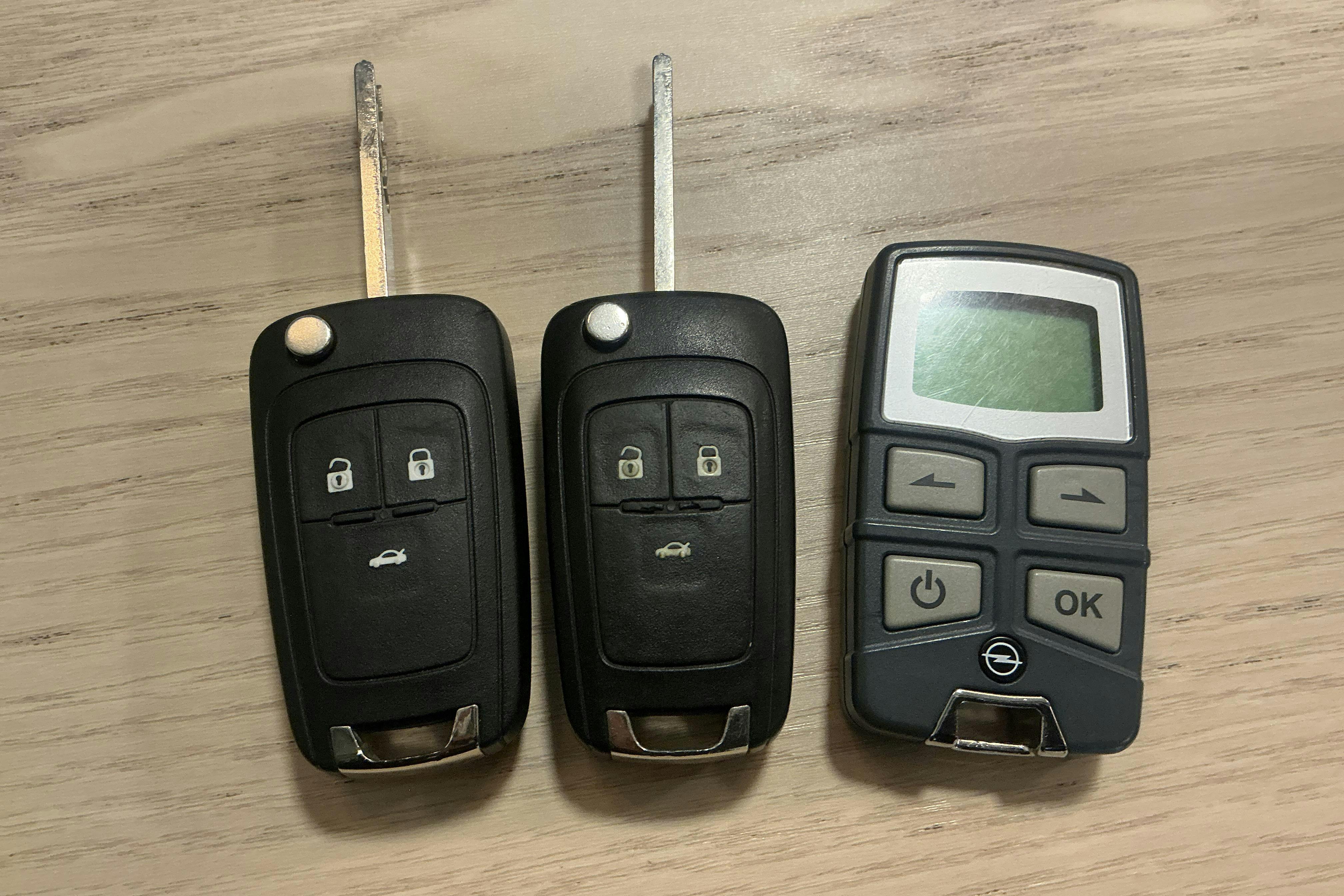 Presentation photo 14 of 14: Opel Insignia 2.0 CDTI ECOTEC 4x4 Sports Tourer (170hk) - 145 000 km - Automatic - white - 2016