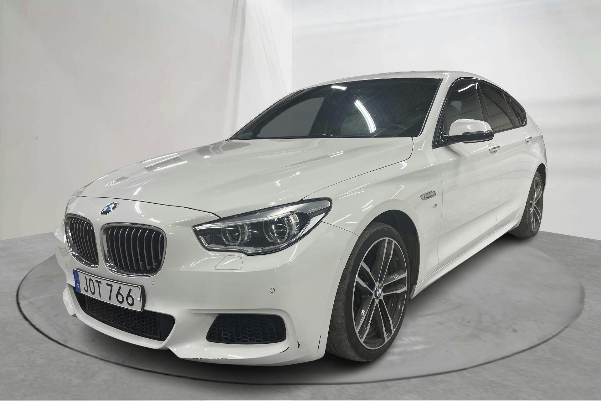 Presentationsfoto 1 av 16: BMW 530d GT xDrive, F07 (258hk) - 15 889 mil - Automat - vit - 2015