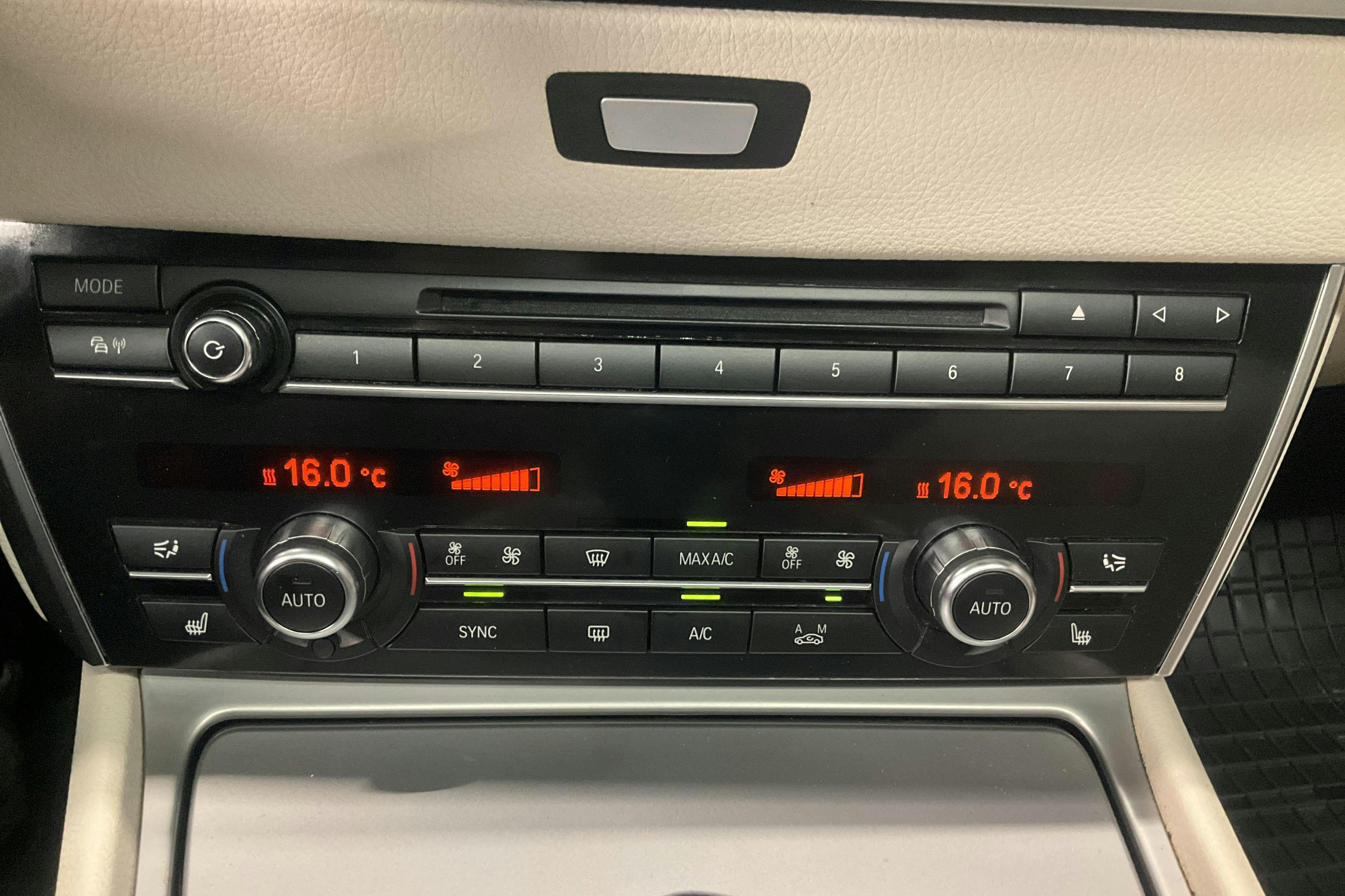 Presentationsfoto 16 av 16: BMW 530d GT xDrive, F07 (258hk) - 15 889 mil - Automat - vit - 2015