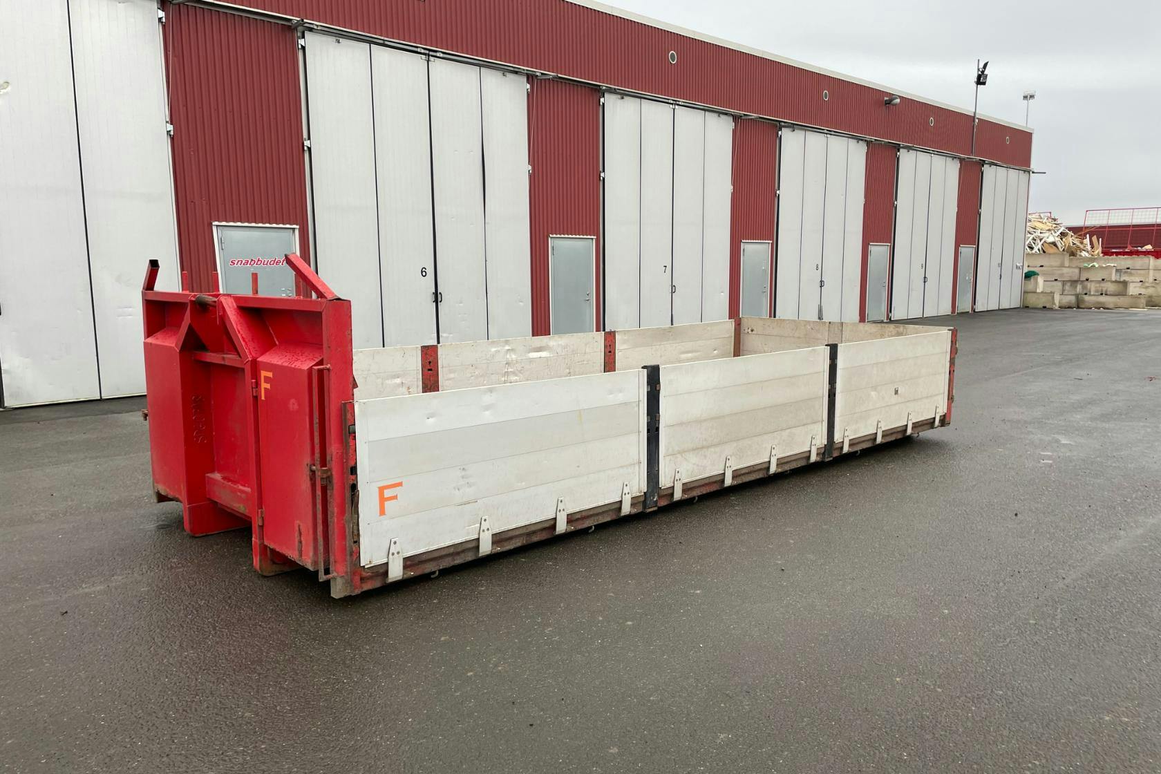 Esittelykuva 1 osoitteesta 19: FLAKAB Lastväxlarflak - 0 km