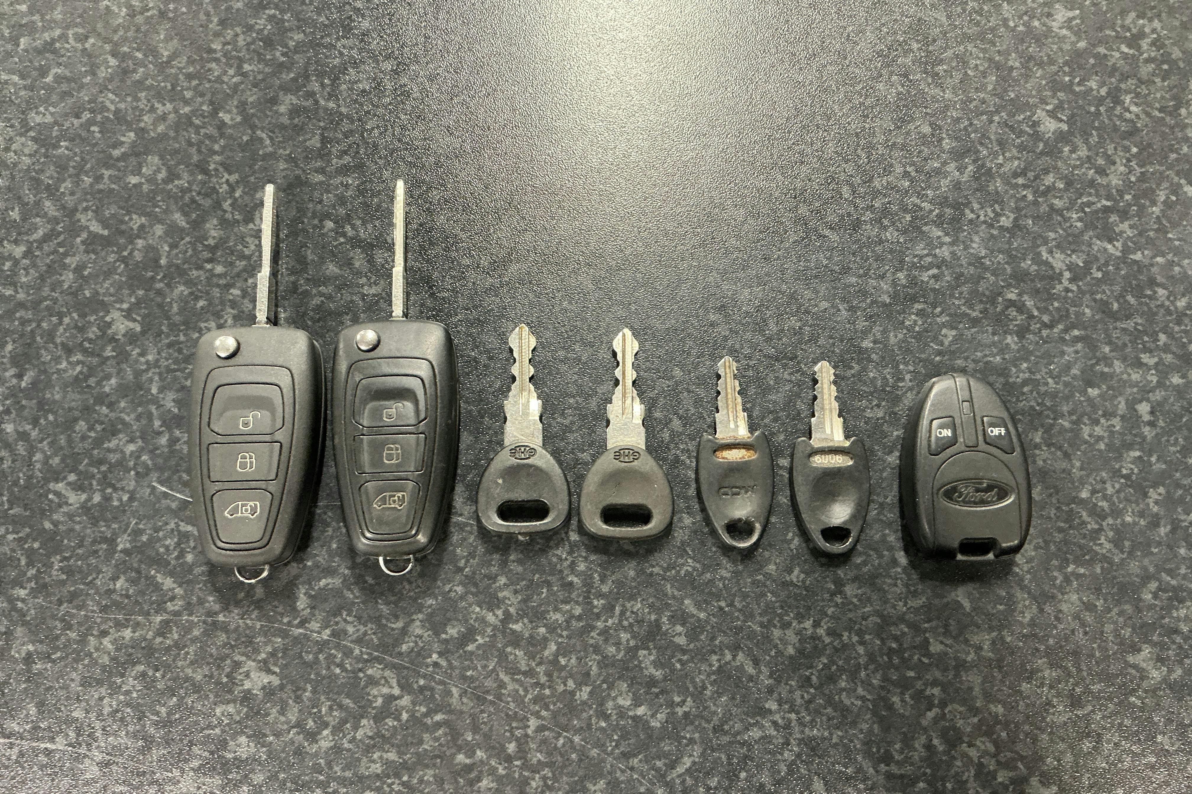 Esittelykuva 15 osoitteesta 15: Ford Transit 350 2.0 TDCi 2WD Skåp (170hk) - 134 250 km - Automaattinen - valkoinen - 2020