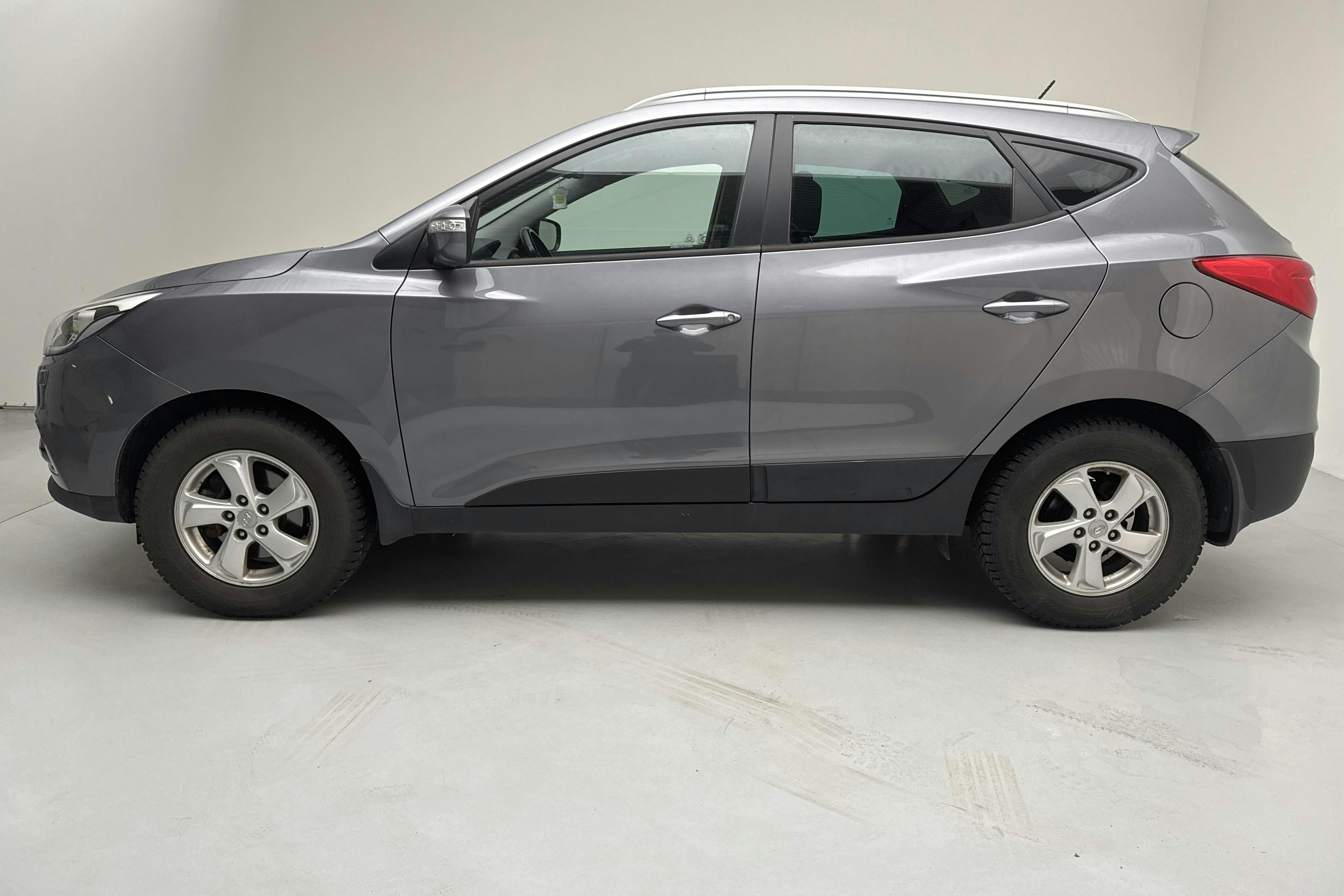 Esittelykuva 2 osoitteesta 13: Hyundai iX35 1.7 CRDi 2WD (115hk) - 189 590 km - Manuaalinen - harmaa - 2014