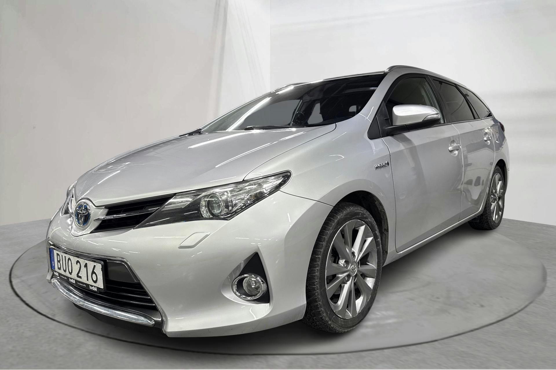 Esitlusfoto 1 aadressil 12: Toyota Auris 1.8 HSD Touring Sports (99hk) - 139 370 km - Automaatne - hõbe - 2014