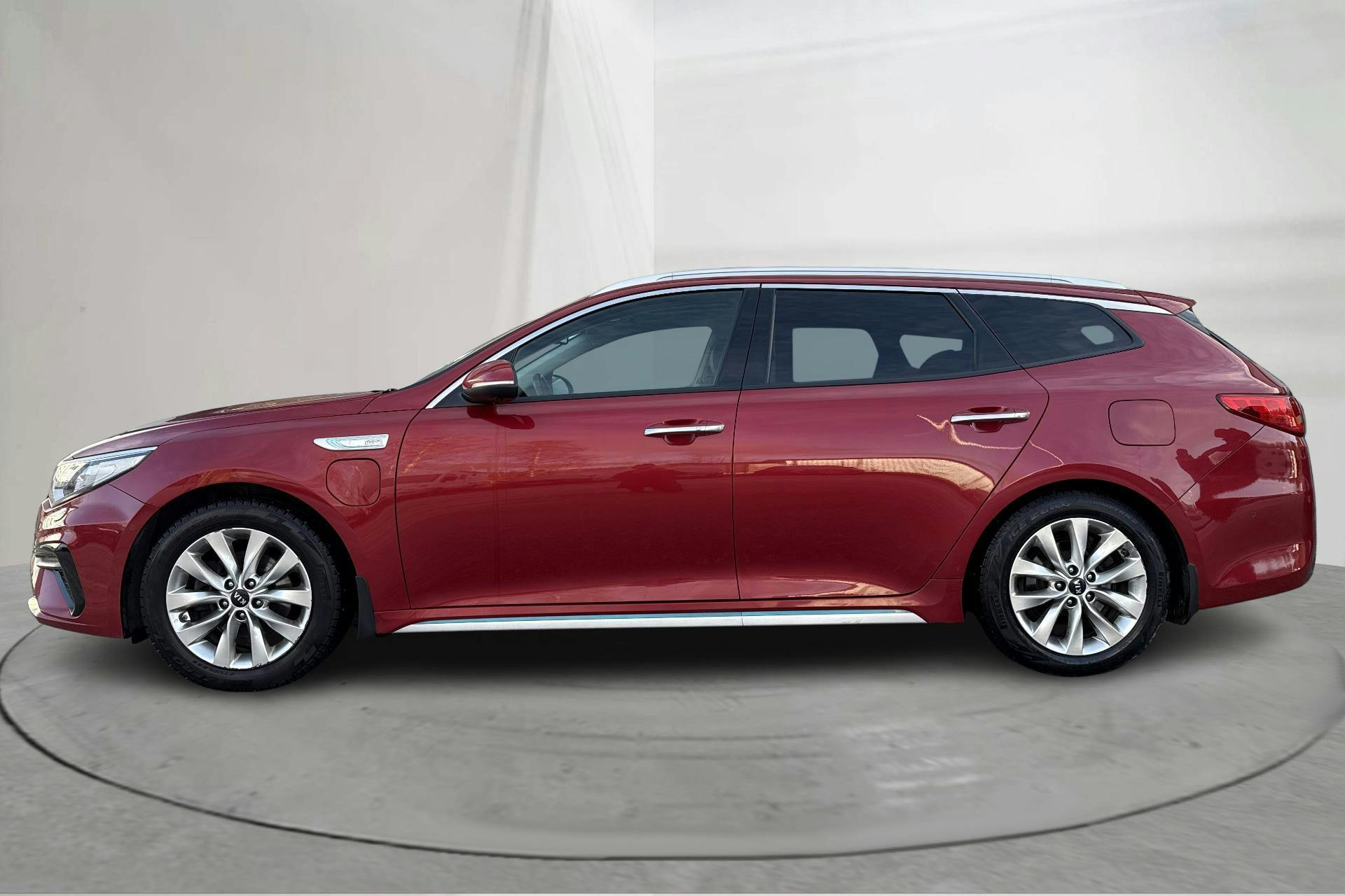 Esitlusfoto 2 aadressil 30: KIA Optima 2.0 GDi Plug-in Hybrid SW (205hk) - 141 640 km - Automaatne - punane - 2020