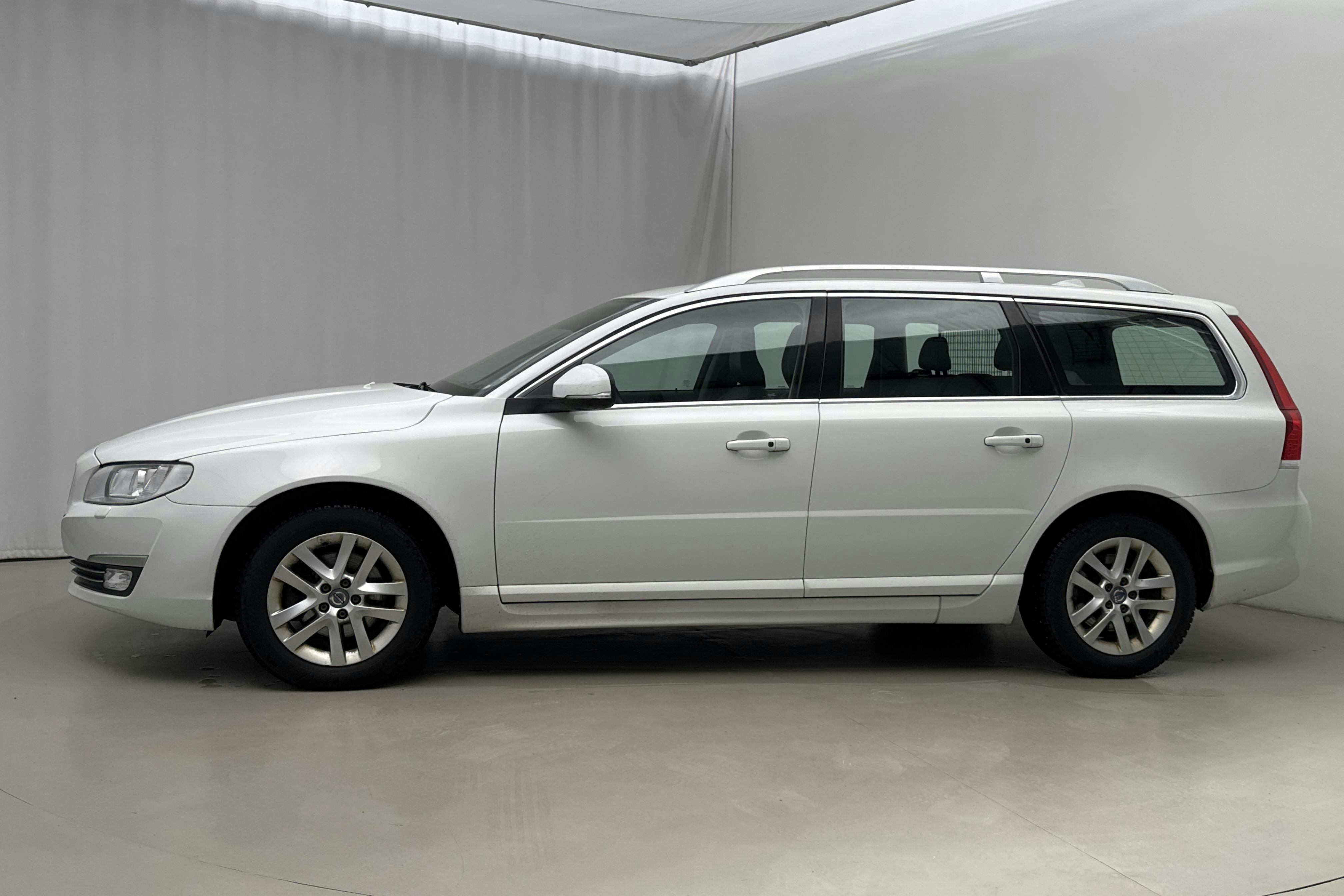 Esitlusfoto 2 aadressil 18: Volvo V70 II D3 (150hk) - 192 660 km - Automaatne - valge - 2016