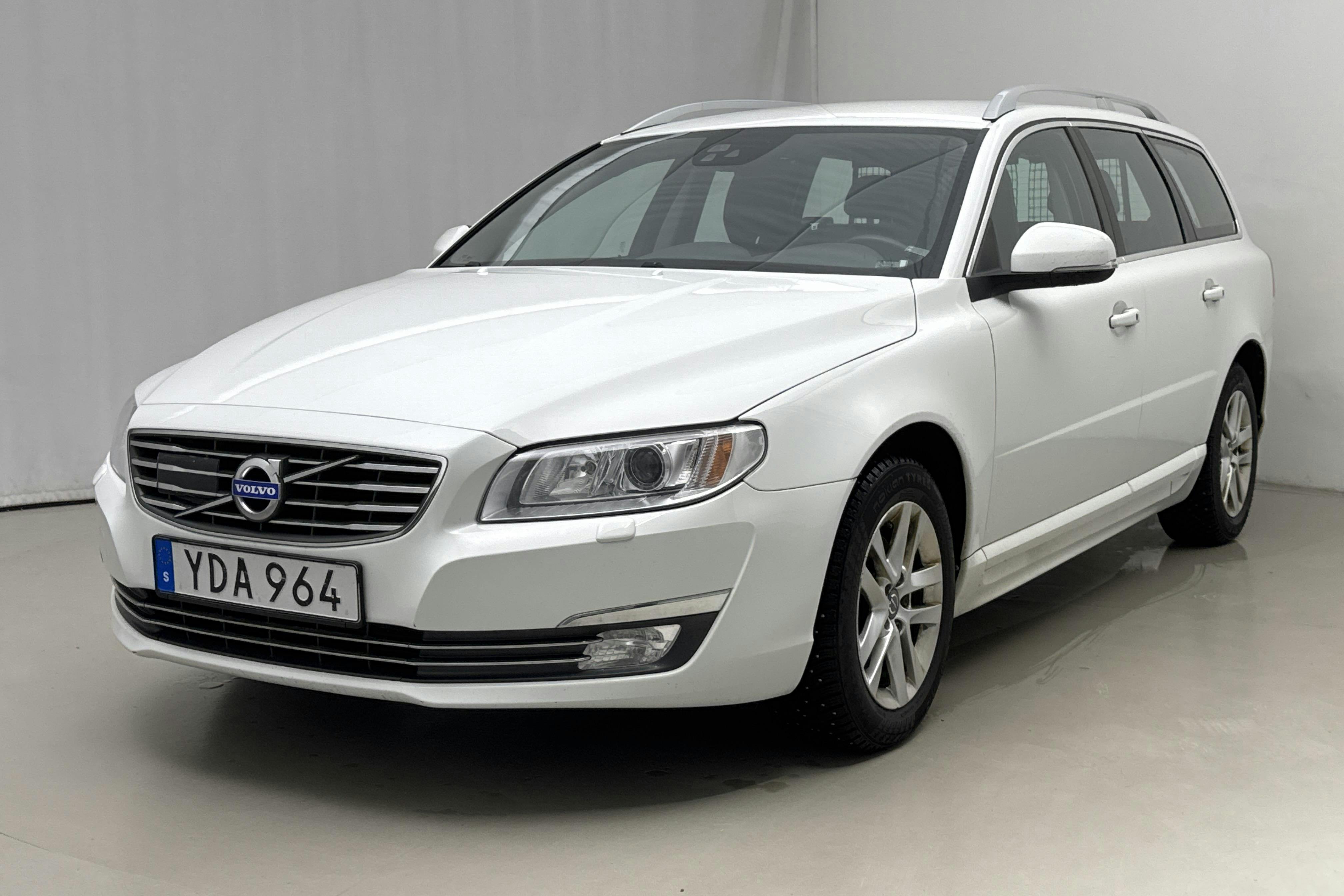 Esitlusfoto 1 aadressil 18: Volvo V70 II D3 (150hk) - 192 660 km - Automaatne - valge - 2016