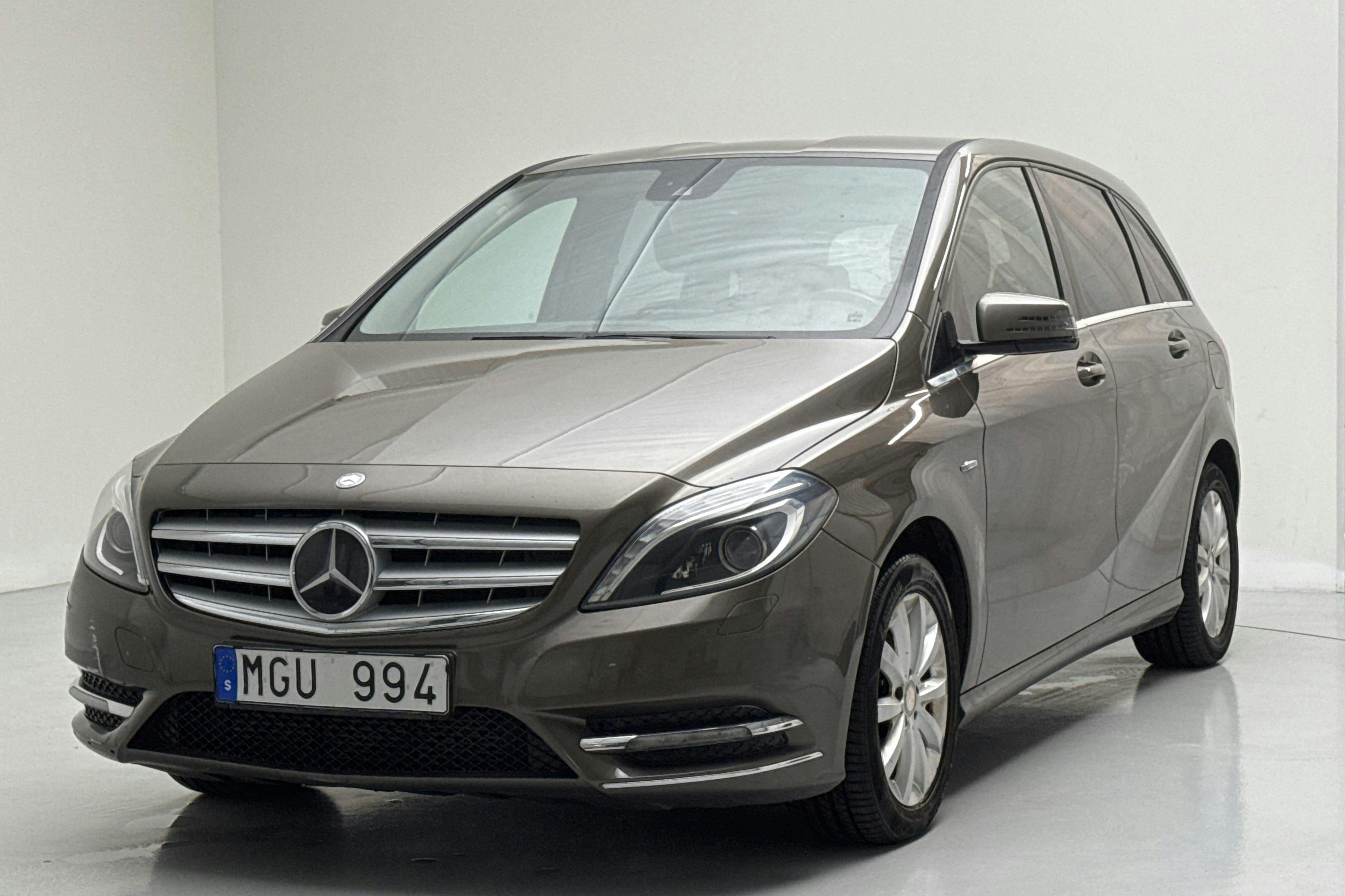 Esittelykuva 1 osoitteesta 12: Mercedes B 180 CDI W246 (109hk) - 96 340 km - Manuaalinen - harmaa - 2012