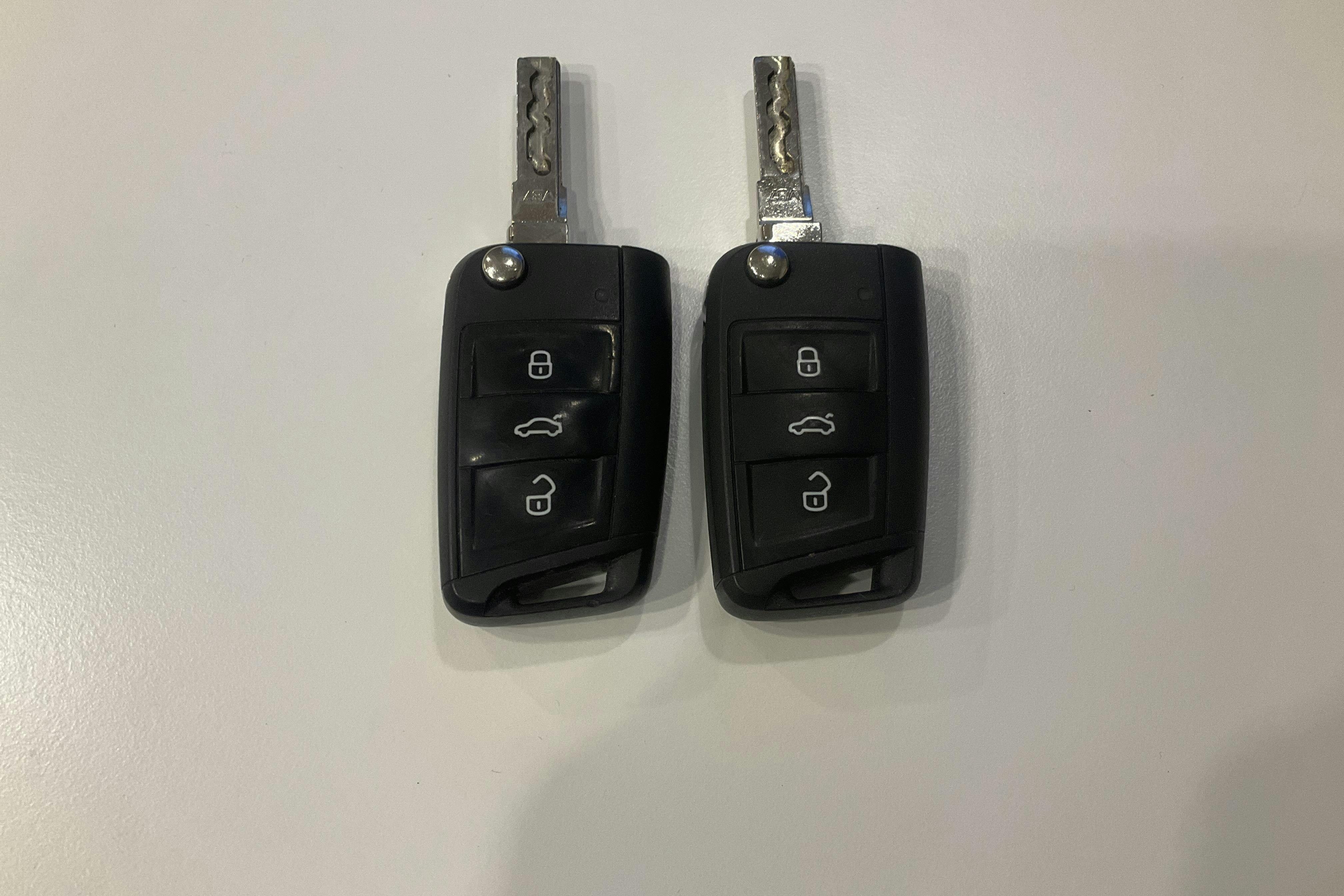 Presentation photo 18 of 18: VW Golf VII 1.0 TSI Sportscombi (115hk) - 92 050 km - Manual - white - 2019