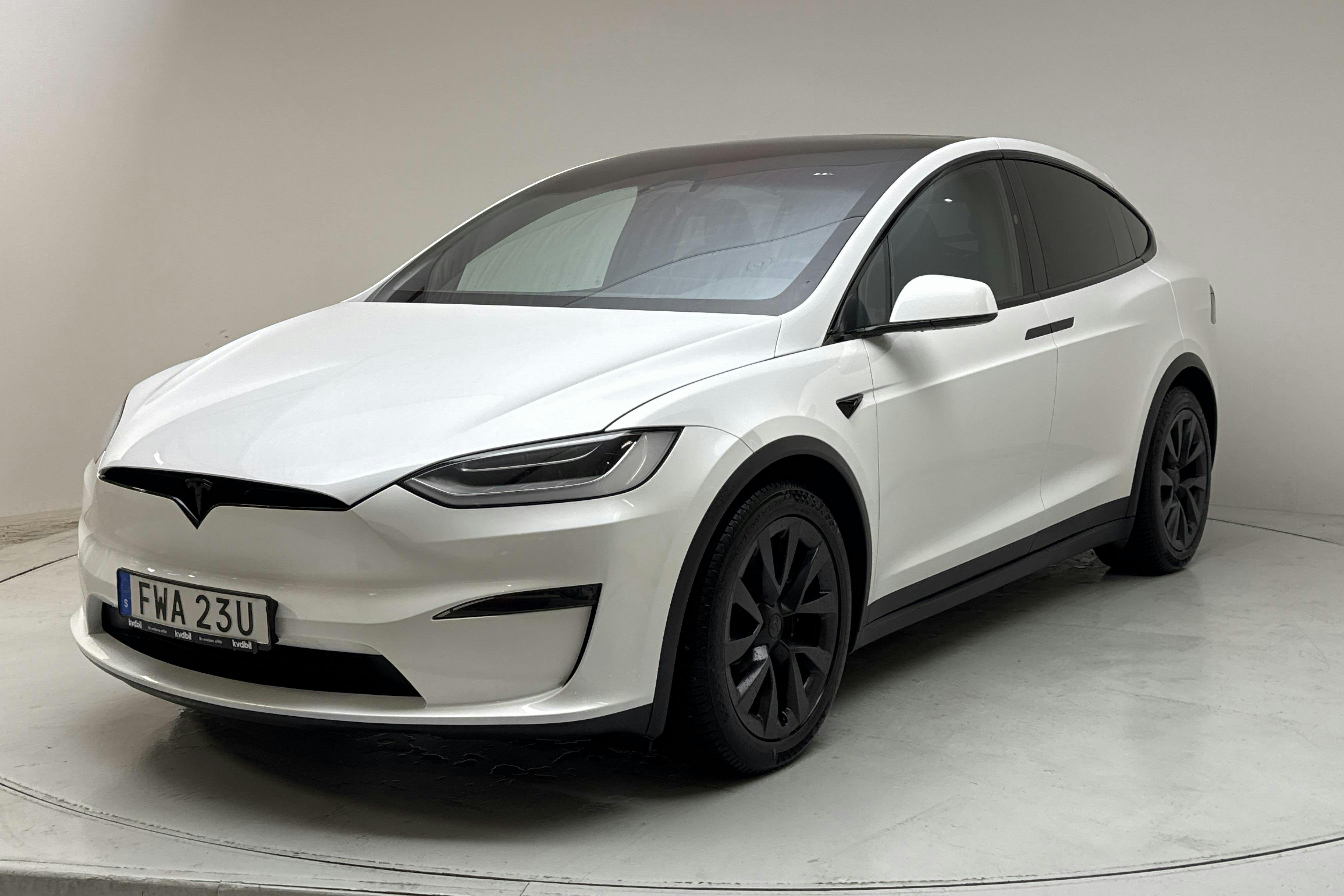 Presentationsfoto 1 av 19: Tesla Model X LR AWD (669hk) - 9 327 mil - Automat - vit - 2023