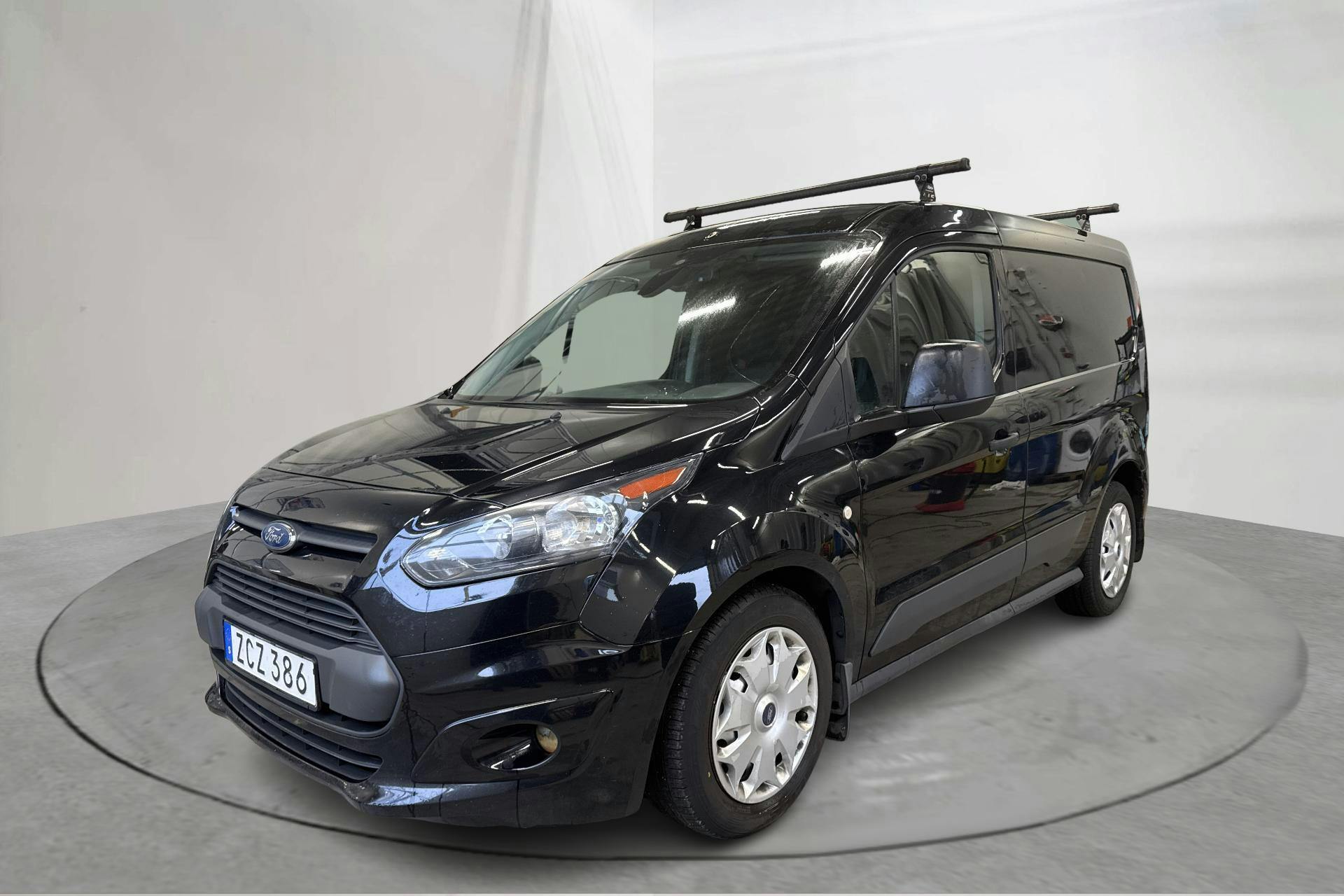 Presentationsfoto 1 av 14: Ford Transit Connect 1.5 TDCi (100hk) - 19 884 mil - Manuell - svart - 2018
