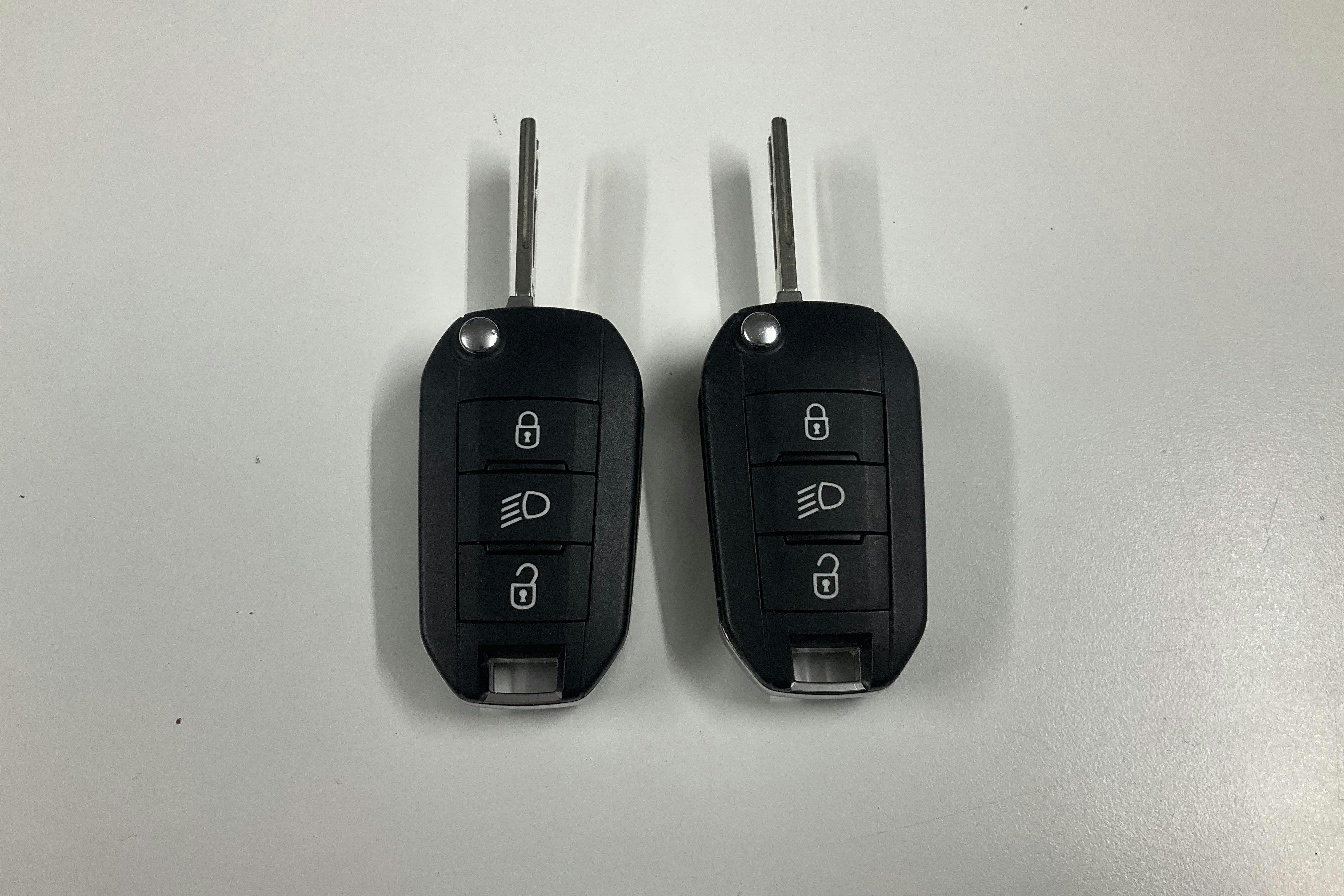 Esitlusfoto 18 aadressil 18: Peugeot 208 1.2 PureTech 5dr (75hk) - 51 030 km - Käsitsi - valge - 2019