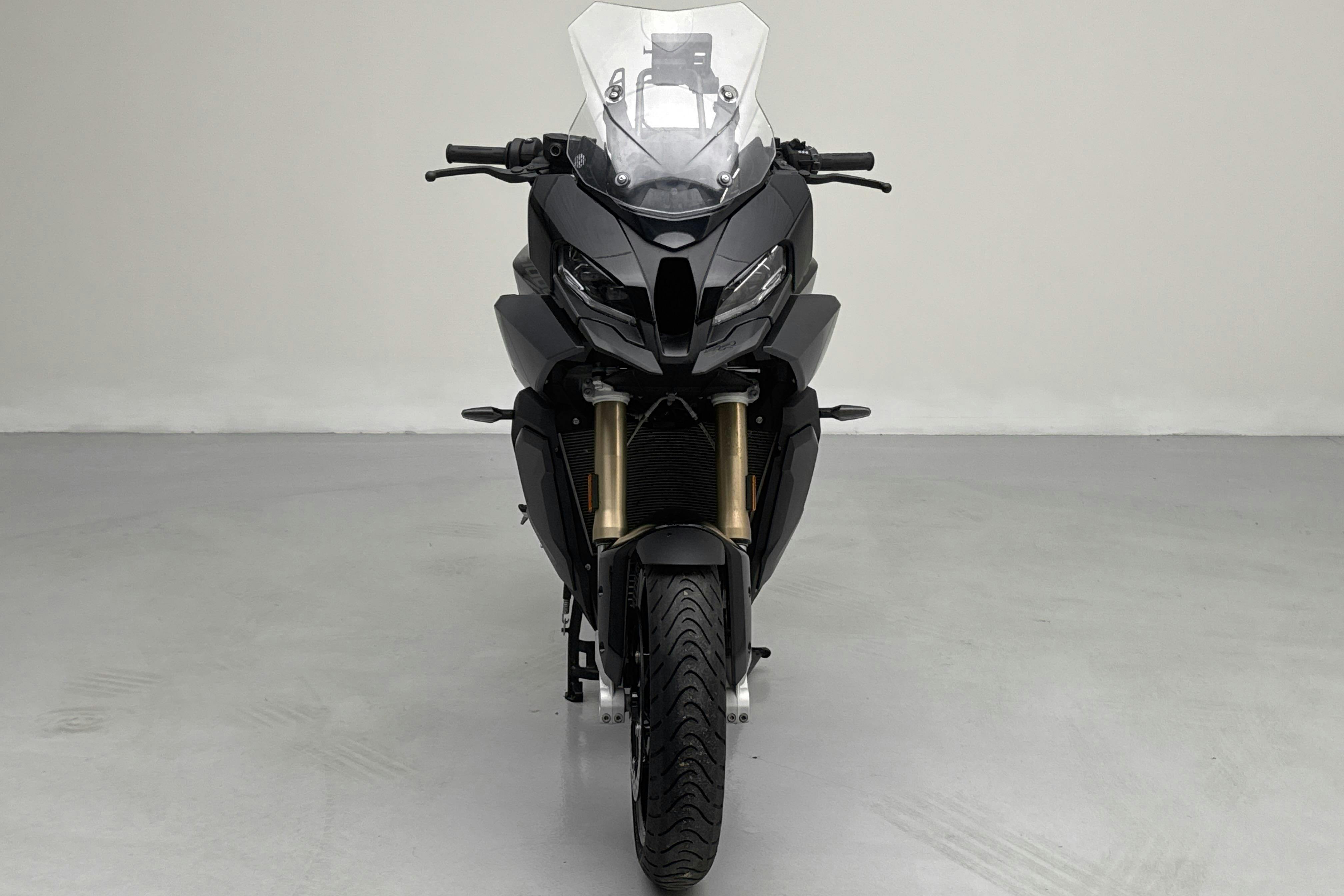 Esittelykuva 2 osoitteesta 13: BMW S 1000 XR Motorcykel - 4 410 km - Manuaalinen - musta - 2023