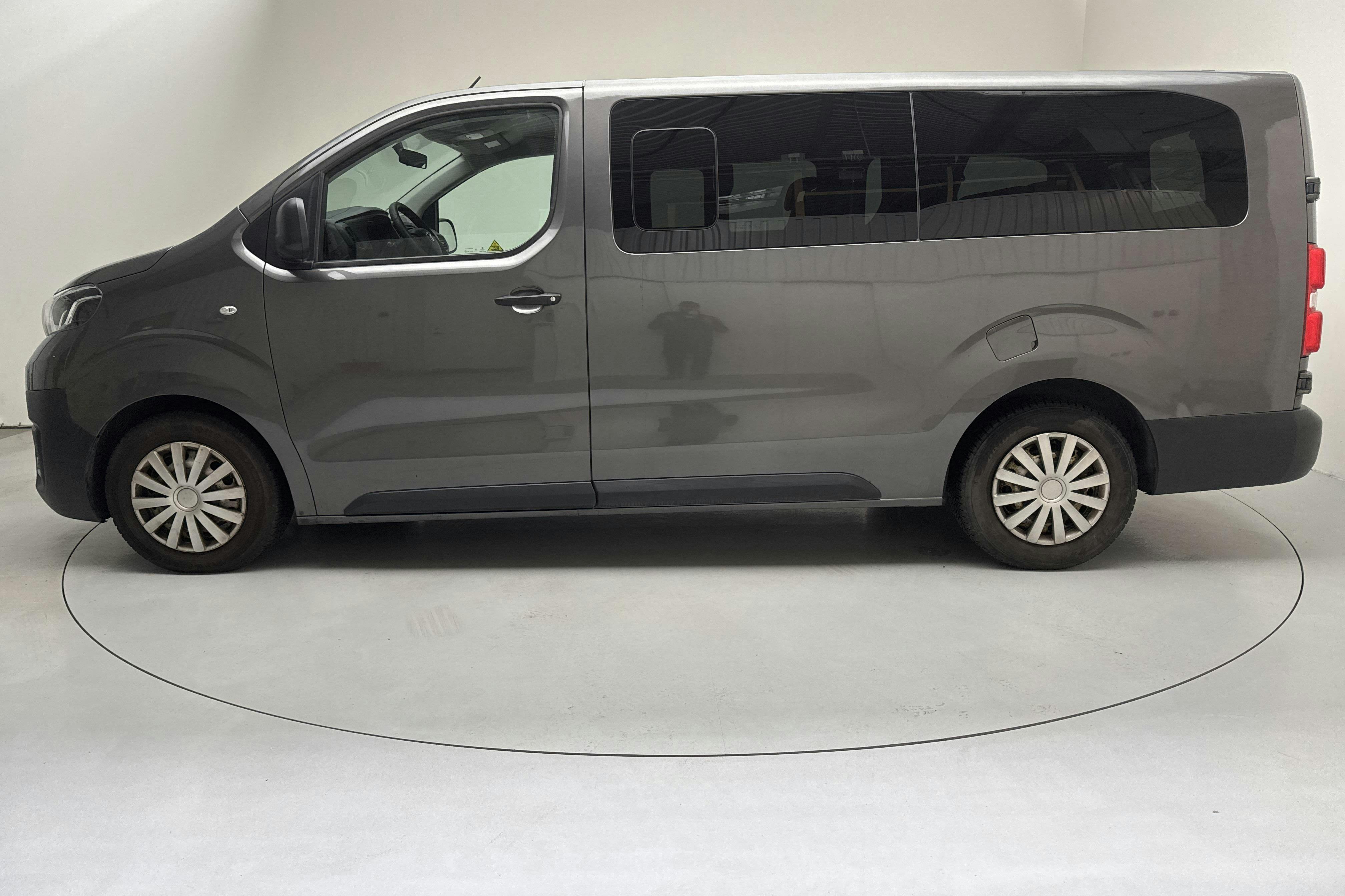 Esittelykuva 2 osoitteesta 14: Toyota PROACE 1.6 (115hk) - 247 270 km - Manuaalinen - Dark Grey - 2018