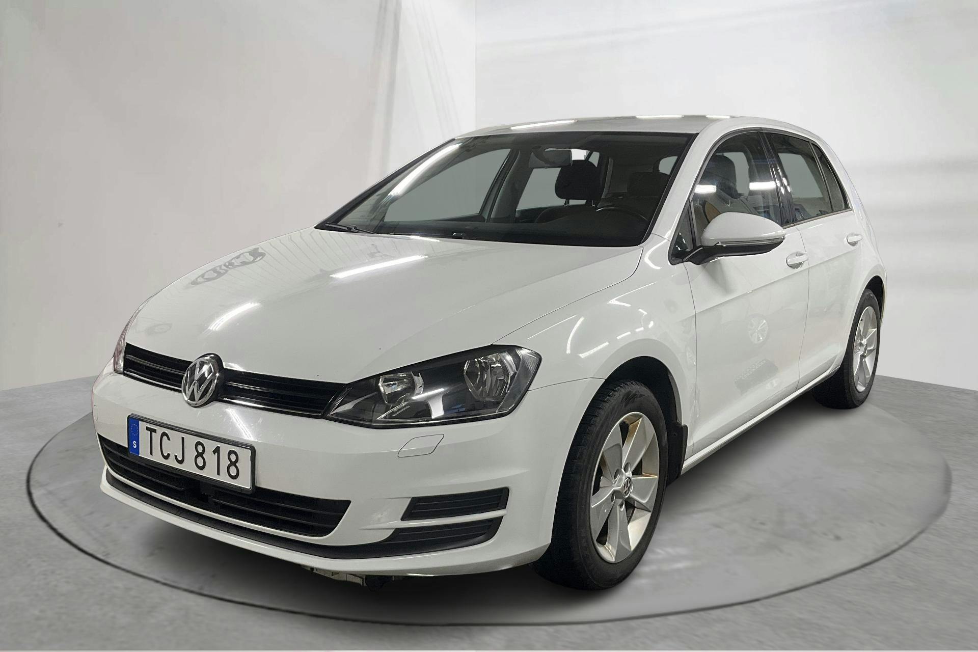 Esittelykuva 1 osoitteesta 15: VW Golf VII 1.2 TSI 5dr (110hk) - 107 610 km - Manuaalinen - valkoinen - 2016
