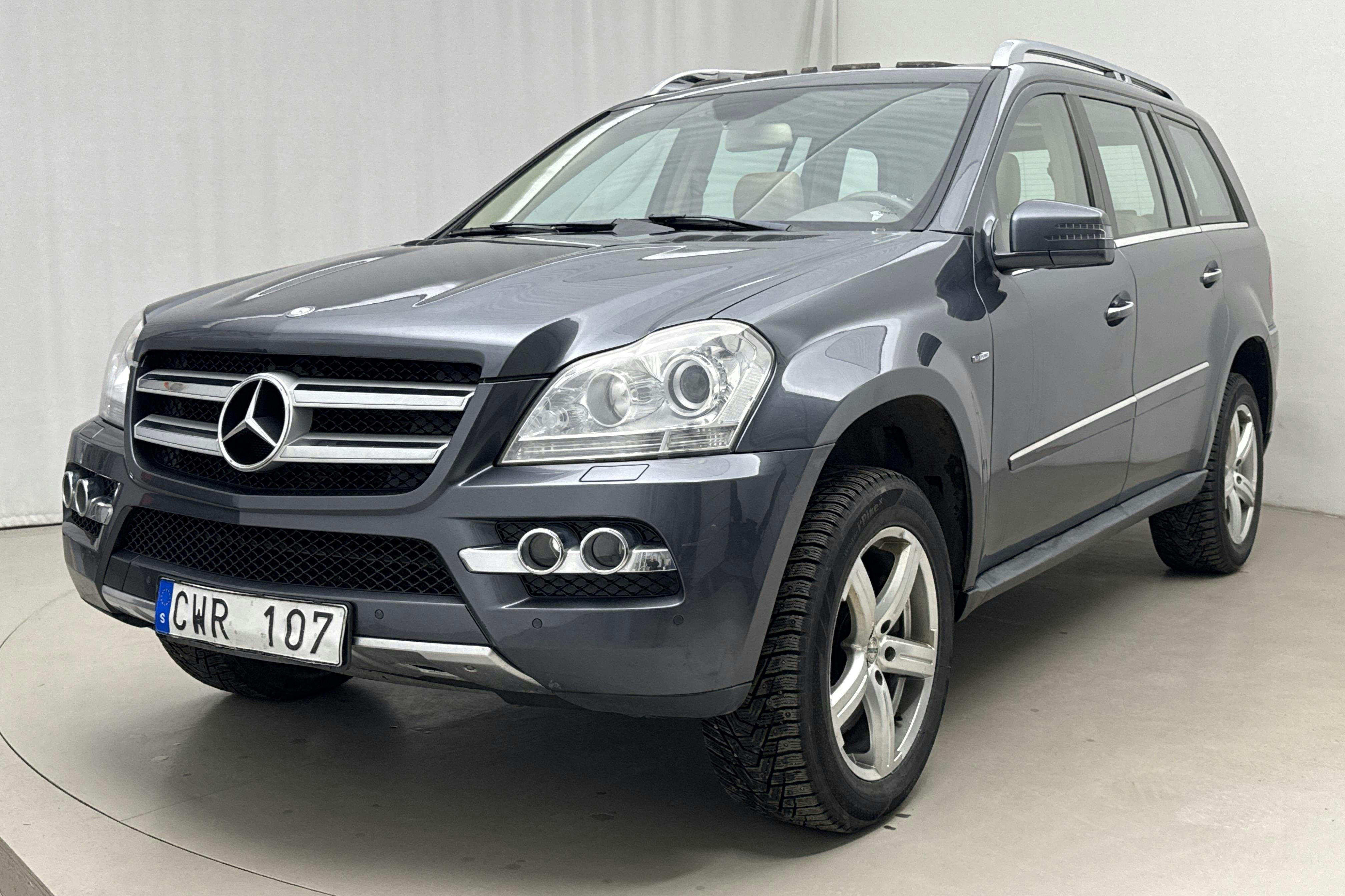 Presentation photo 1 of 23: Mercedes GL 350 CDI BlueEfficiency (265hk) - 247 450 km - Automatic - Dark Grey - 2011