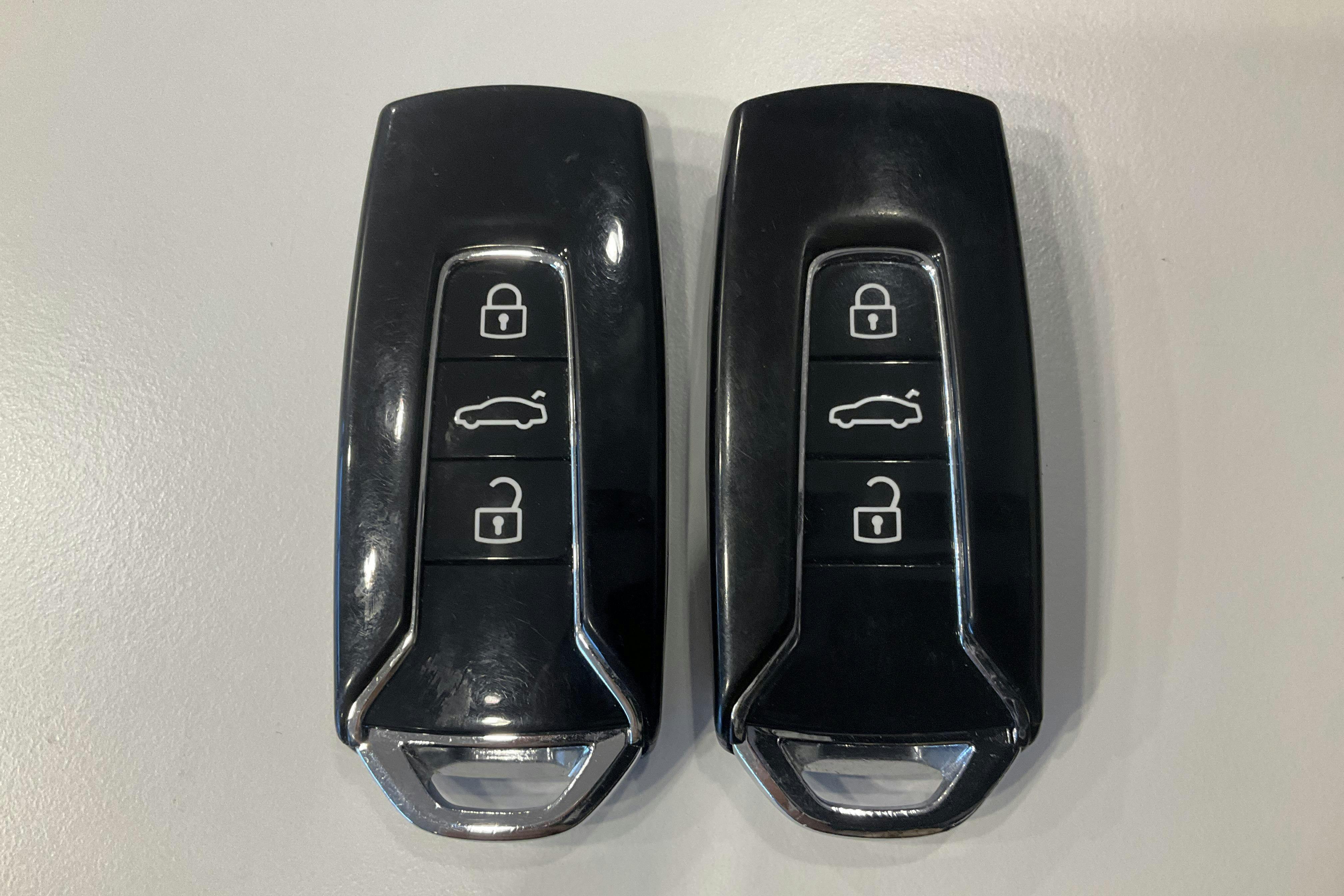 Presentation photo 27 of 27: VW Touareg R V6 TSI e-Hybrid 4Motion (462hk) - 89 990 km - Automatic - silver - 2021