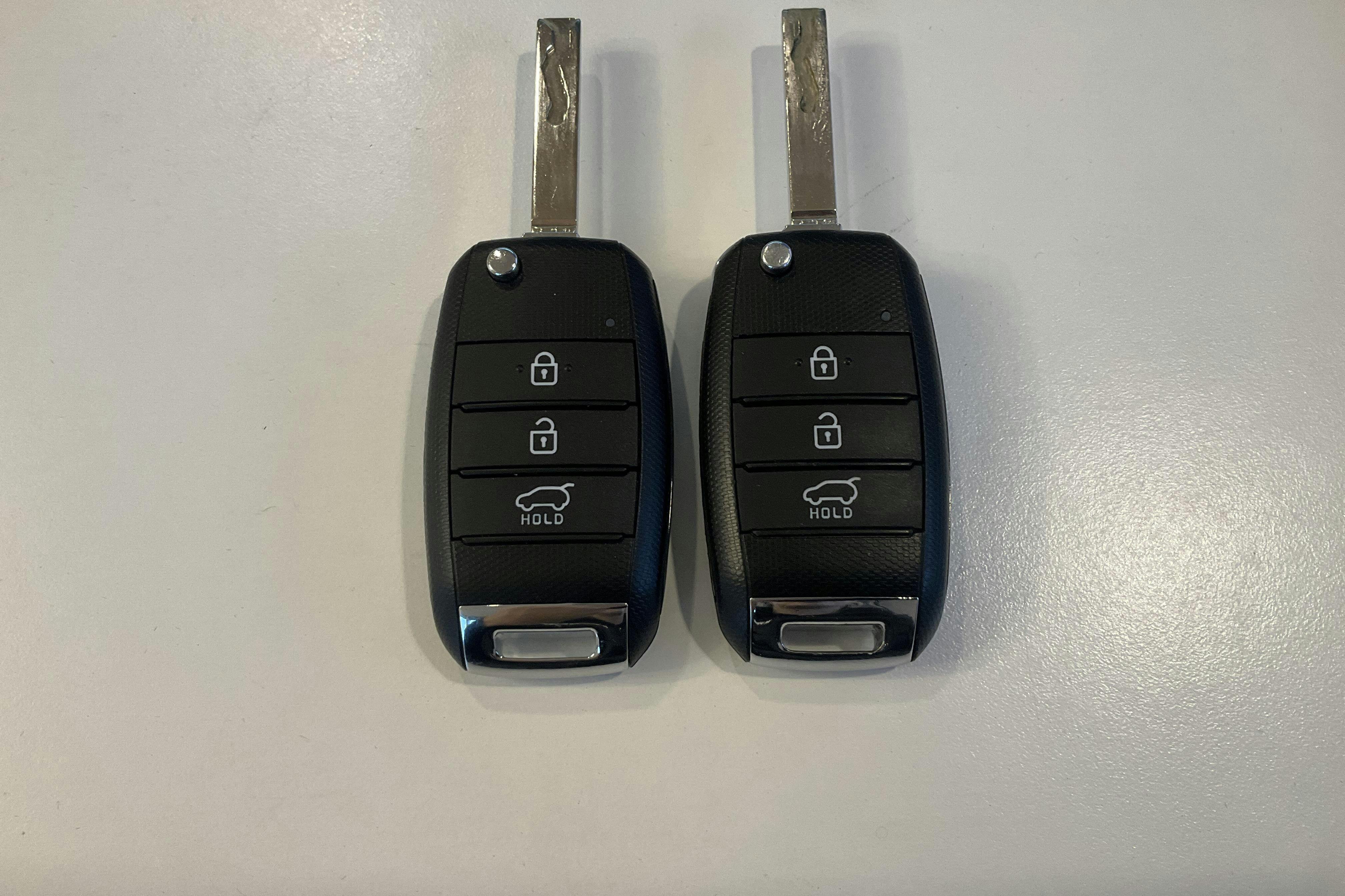 Esitlusfoto 21 aadressil 21: KIA Niro Plug-in Hybrid 1.6 (141hk) - 26 780 km - Automaatne - hall - 2019