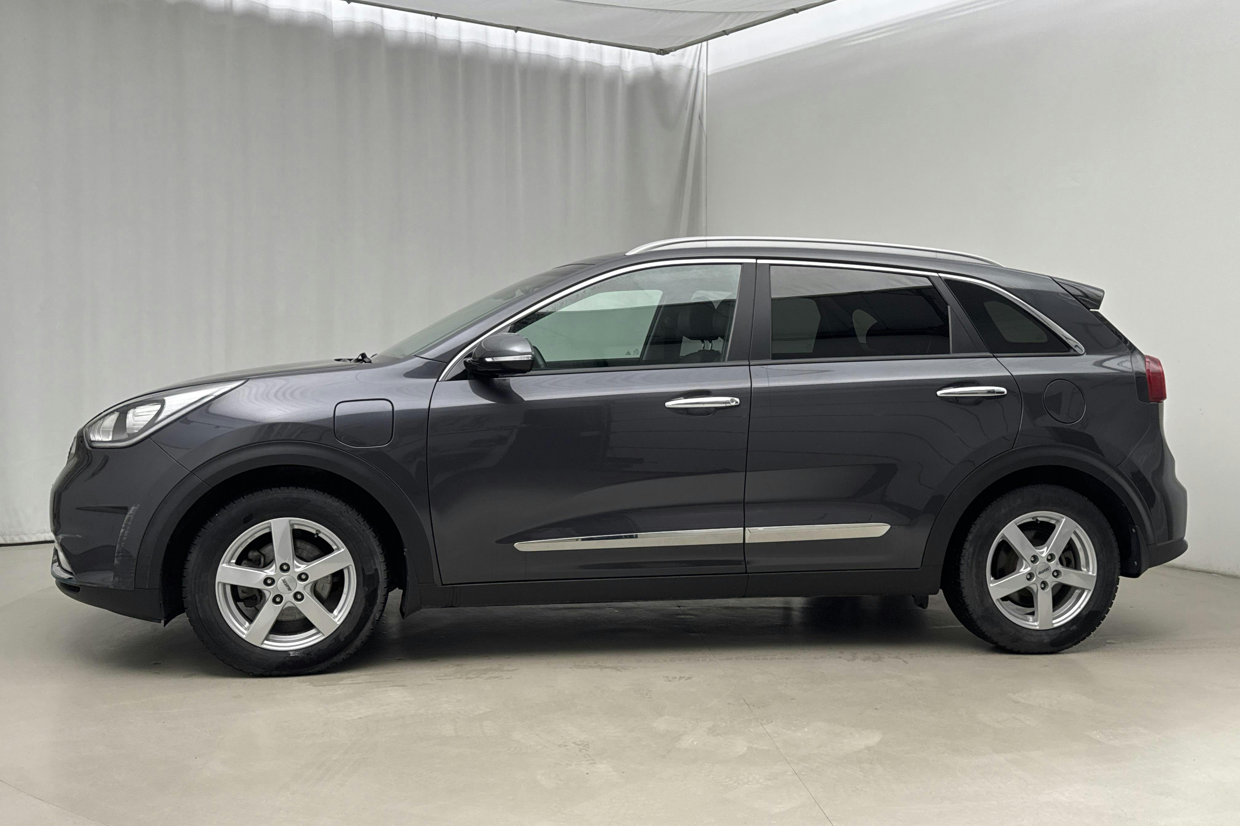 Esitlusfoto 2 aadressil 21: KIA Niro Plug-in Hybrid 1.6 (141hk) - 26 780 km - Automaatne - hall - 2019
