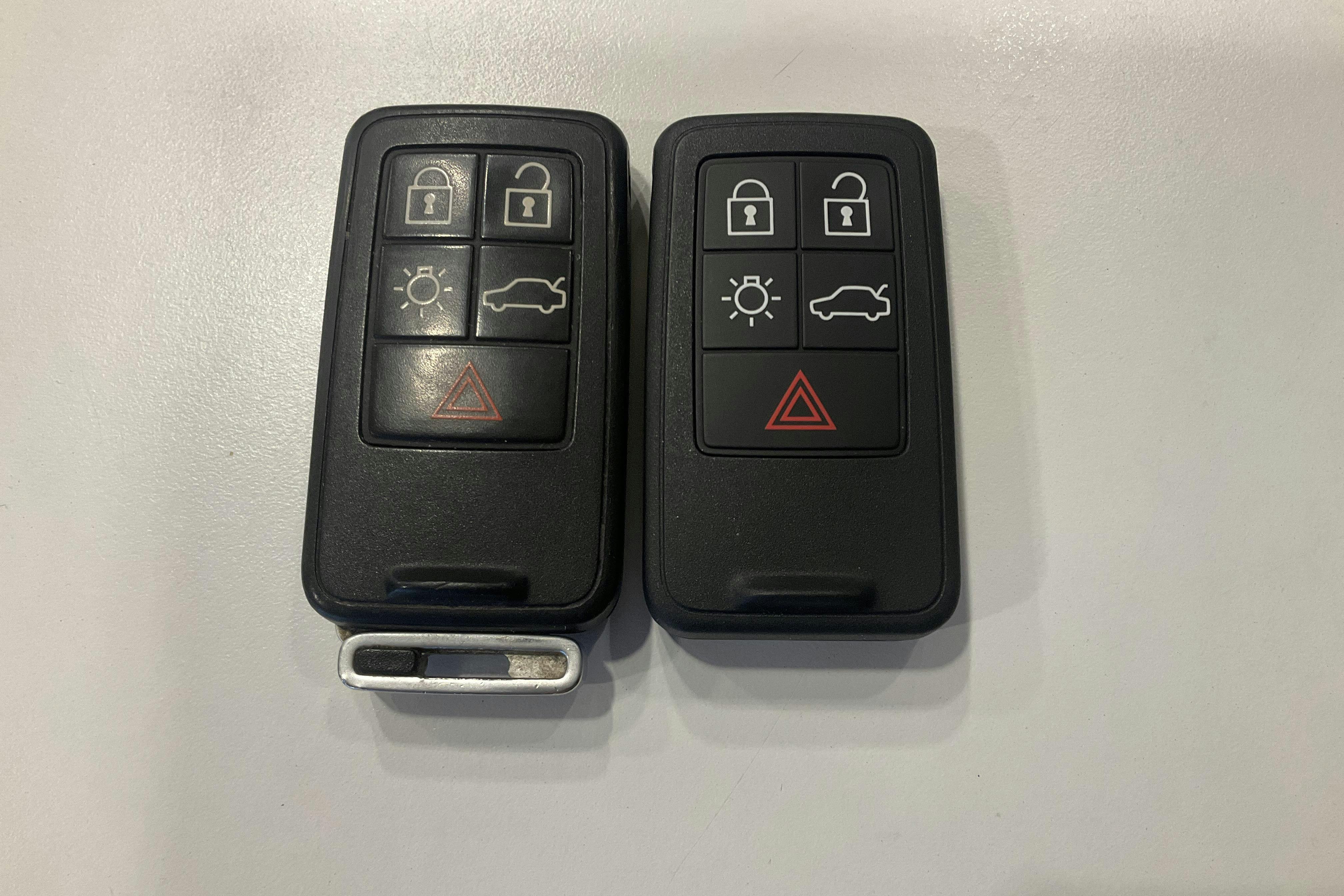 Presentation photo 17 of 17: Volvo XC60 D3 AWD (163hk) - 283 730 km - Manual - white - 2011