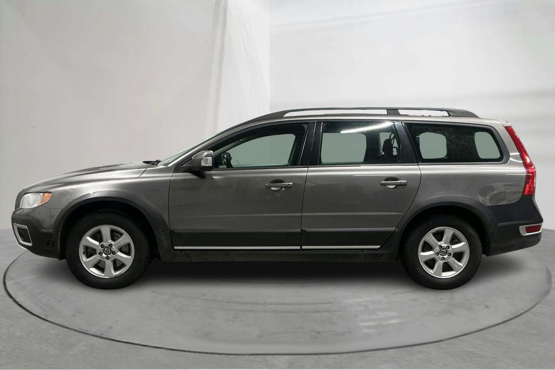 Presentationsfoto 2 av 13: Volvo XC70 II D3 AWD (163hk) - 22 049 mil - Manuell - grå - 2012