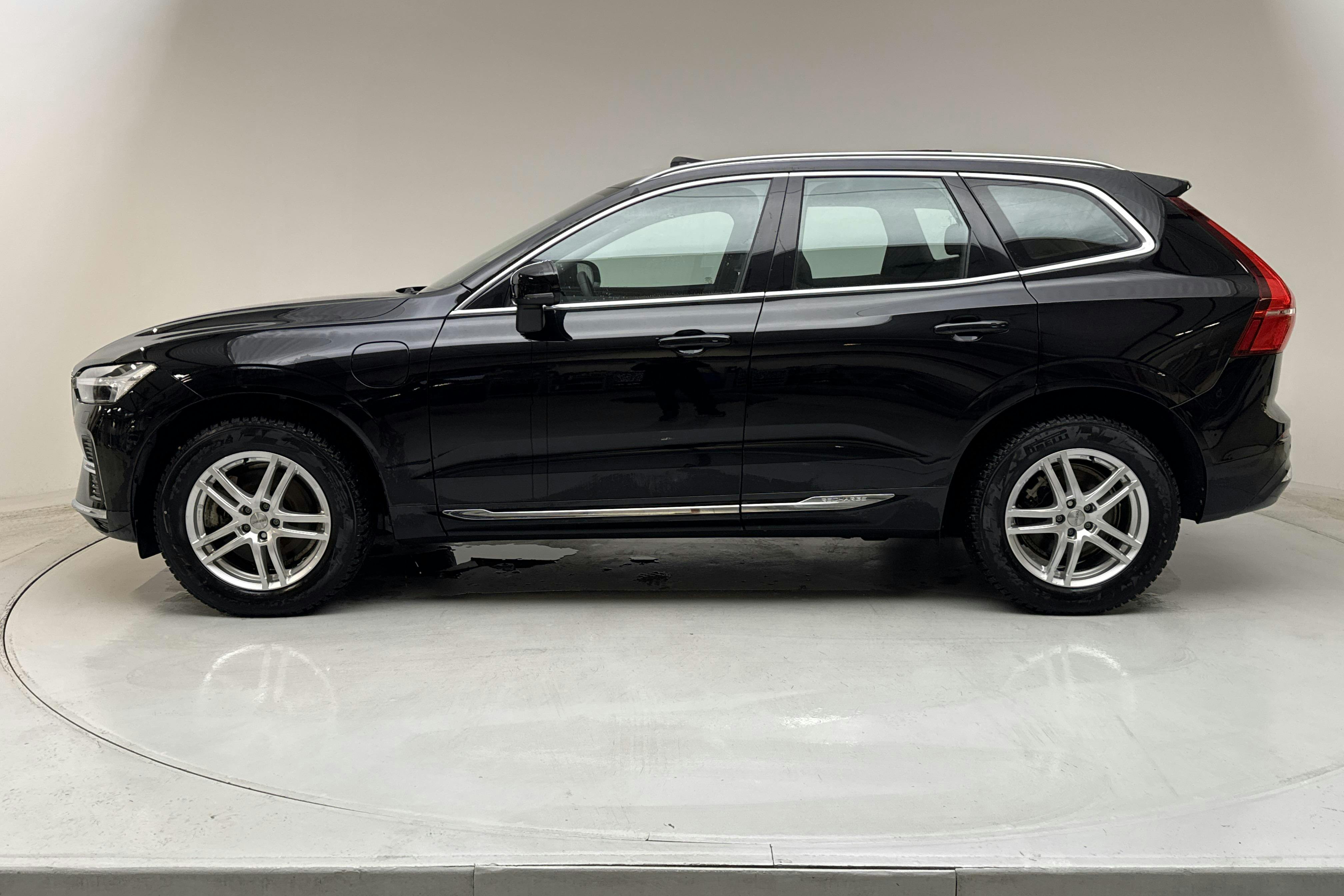 Presentationsfoto 2 av 20: Volvo XC60 T6 AWD Recharge (350hk) - 8 172 mil - Automat - svart - 2023