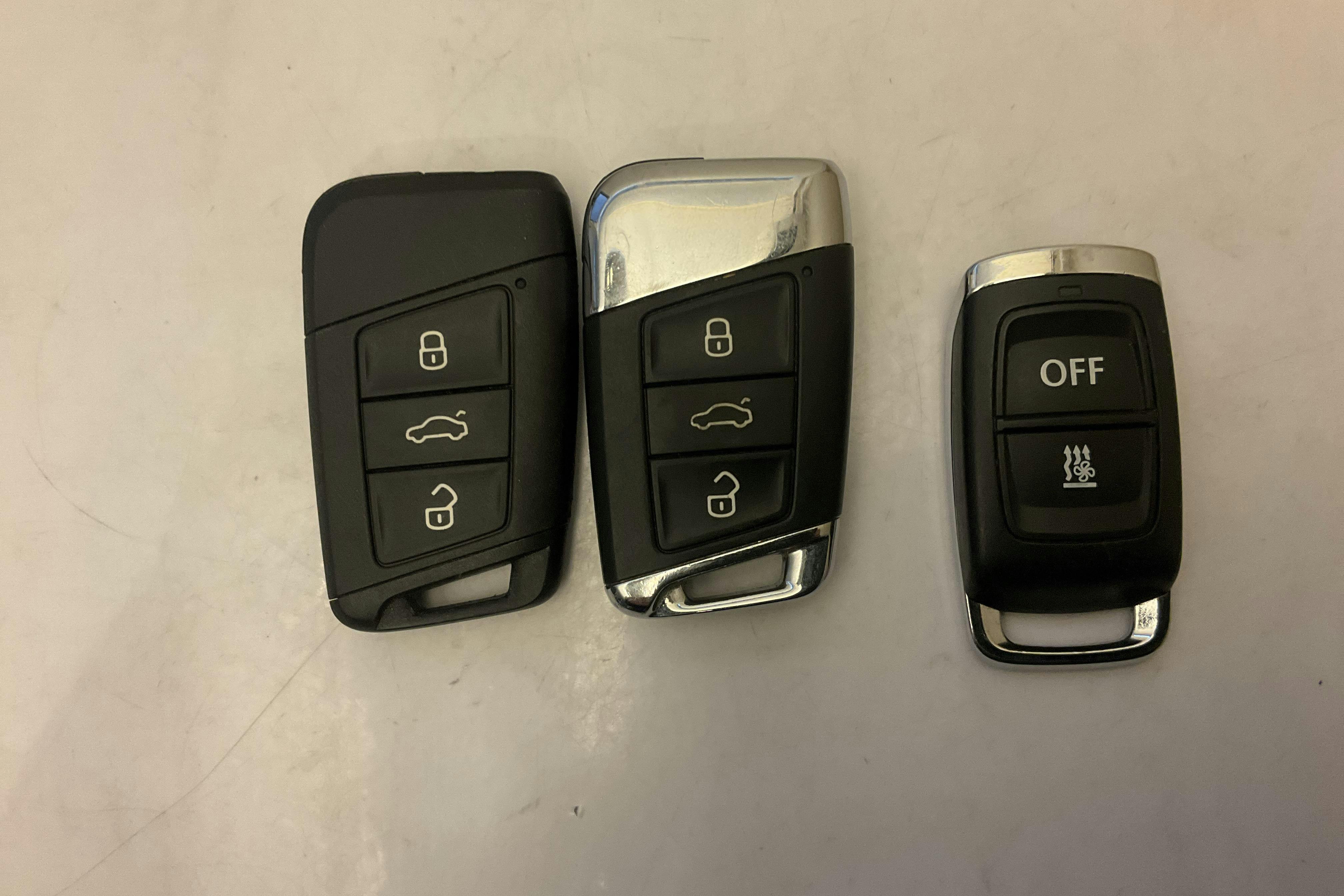 Presentation photo 17 of 17: VW Passat 1.4 GTE Sportscombi (218hk) - 114 300 km - Automatic - white - 2020