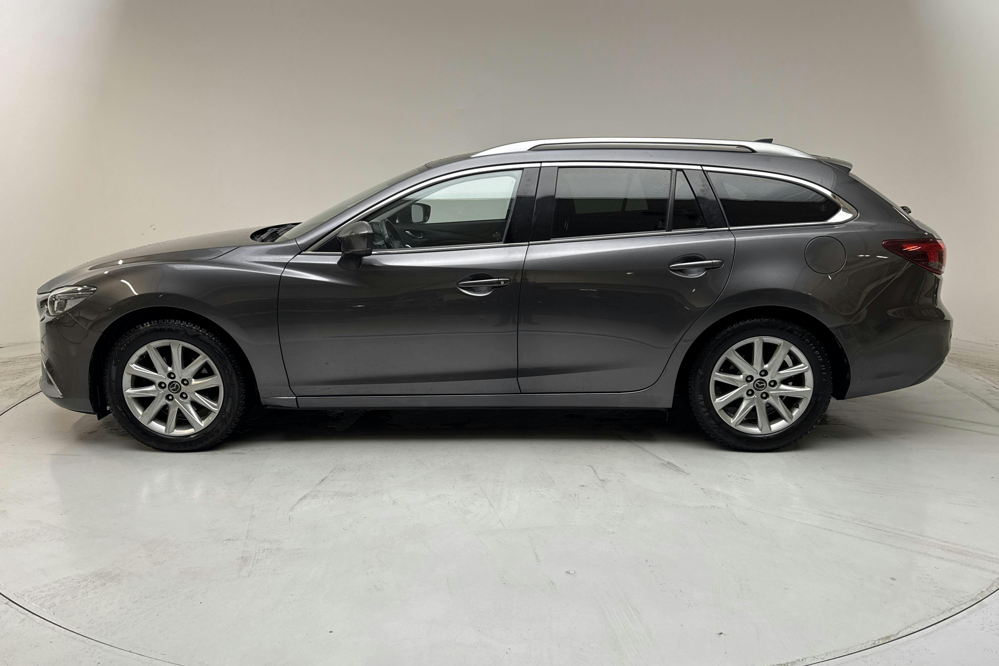 Esittelykuva 2 osoitteesta 14: Mazda 6 2.2 DE Kombi (175hk) - 167 570 km - Automaattinen - harmaa - 2017