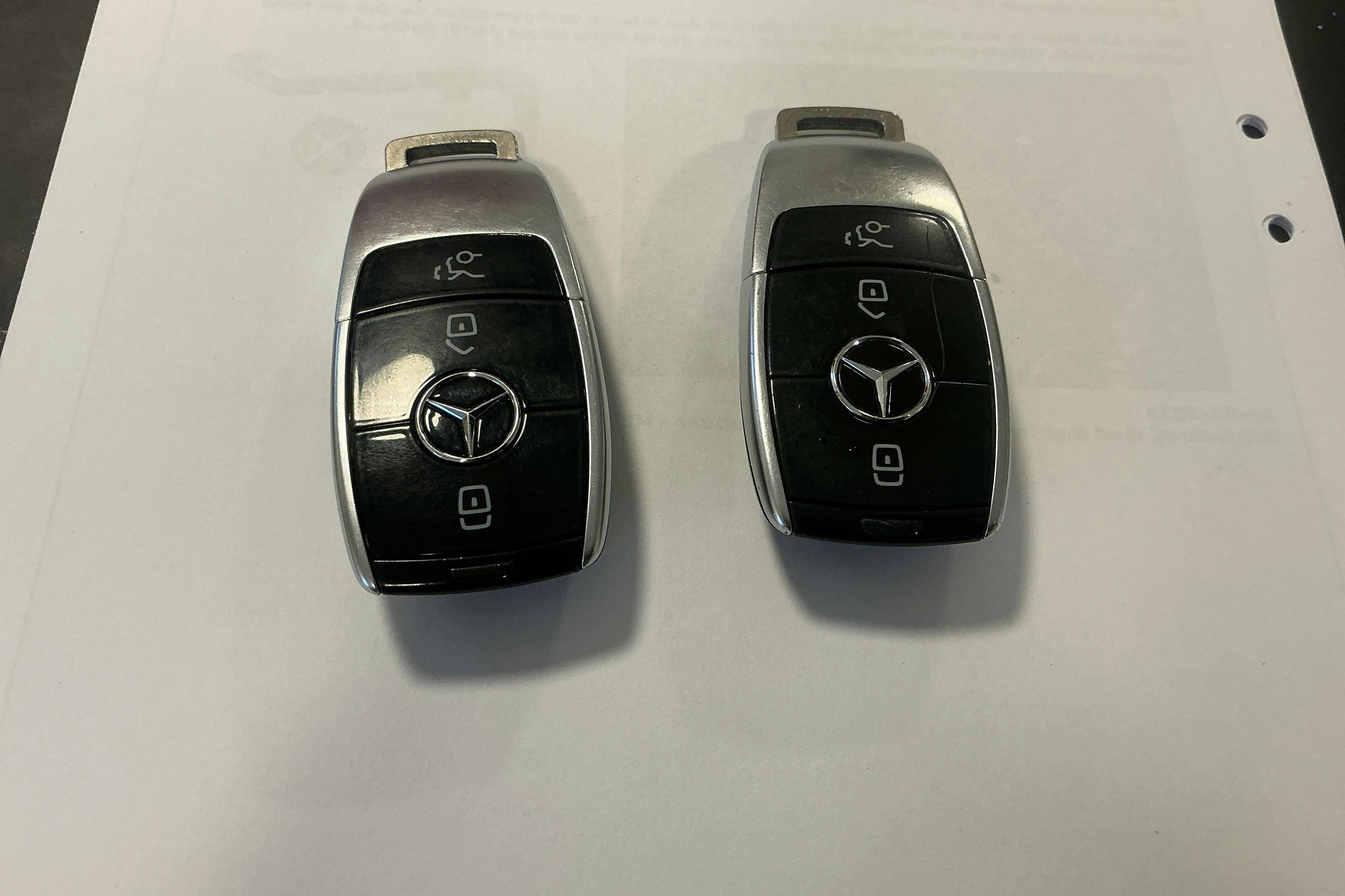 Presentationsfoto 15 av 15: Mercedes E 220 d Sedan W213 (194hk) - 16 935 mil - Automat - svart - 2017