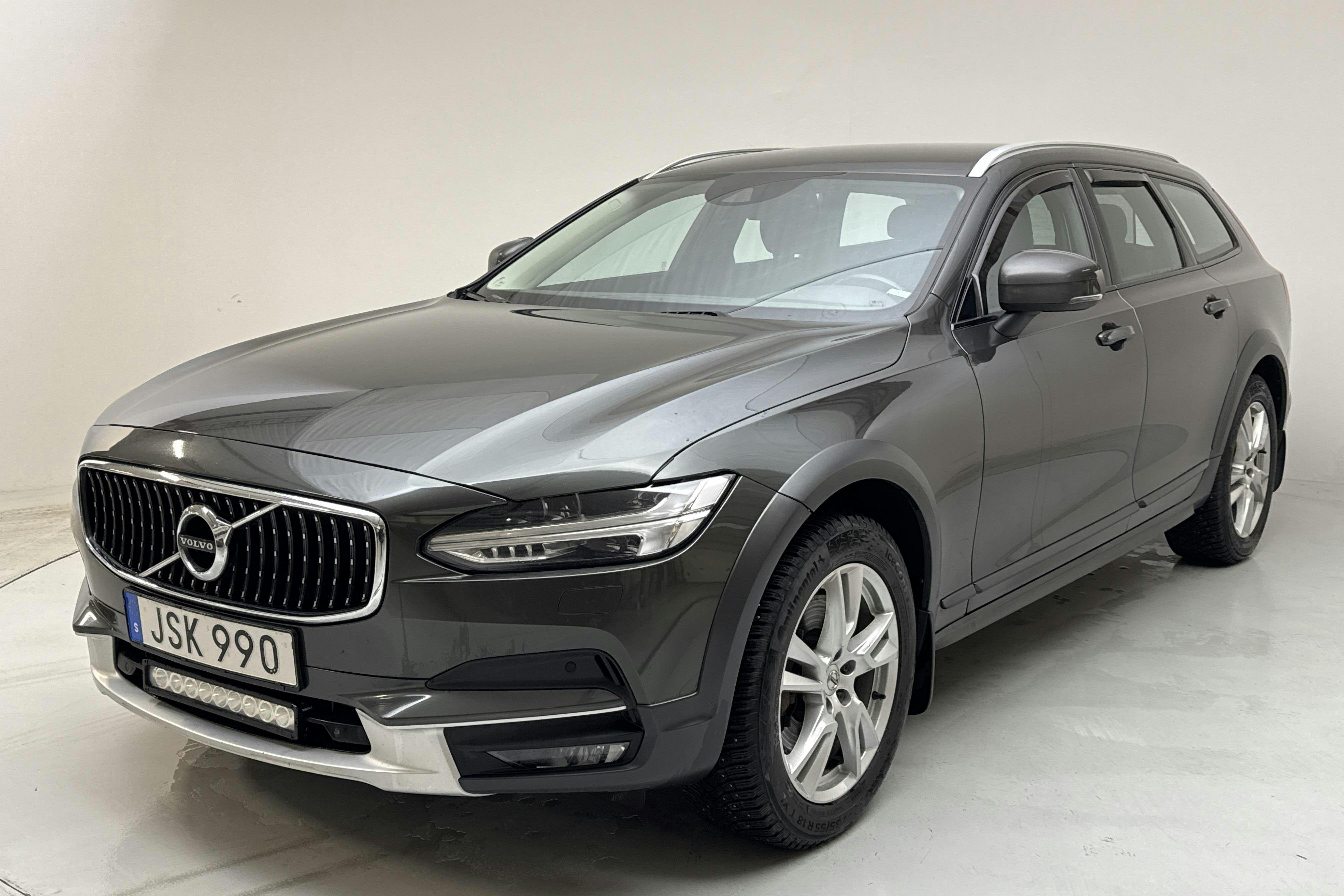 Presentation photo 1 of 15: Volvo V90 D4 Cross Country AWD (190hk) - 281 610 km - Automatic - Dark Grey - 2019