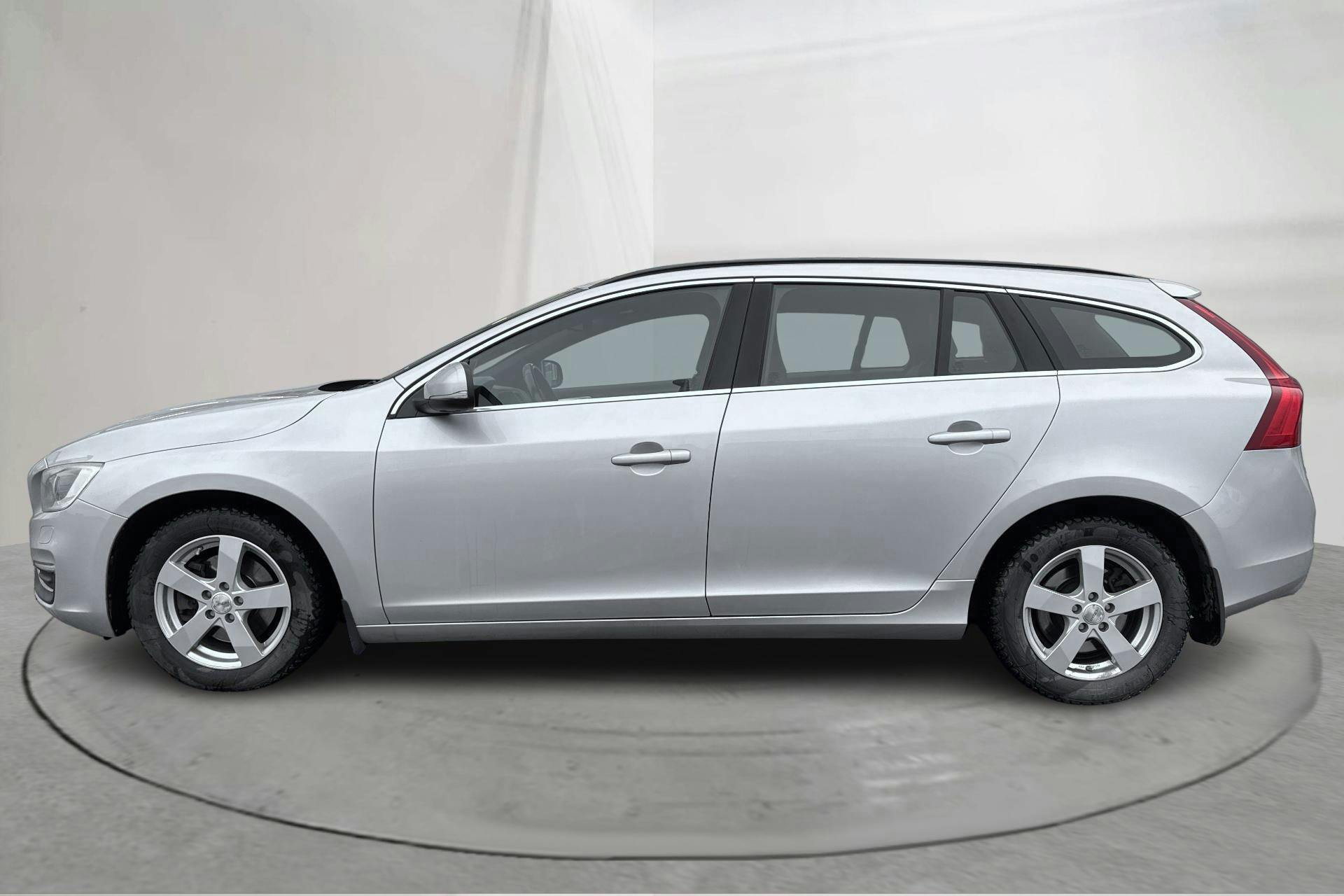 Presentation photo 2 of 16: Volvo V60 D4 (181hk) - 208 290 km - Automatic - silver - 2015